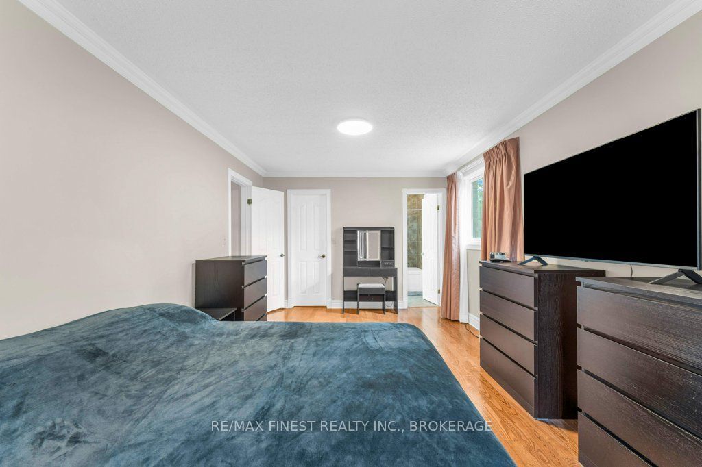 562 Sycamore Street Property Photo 27