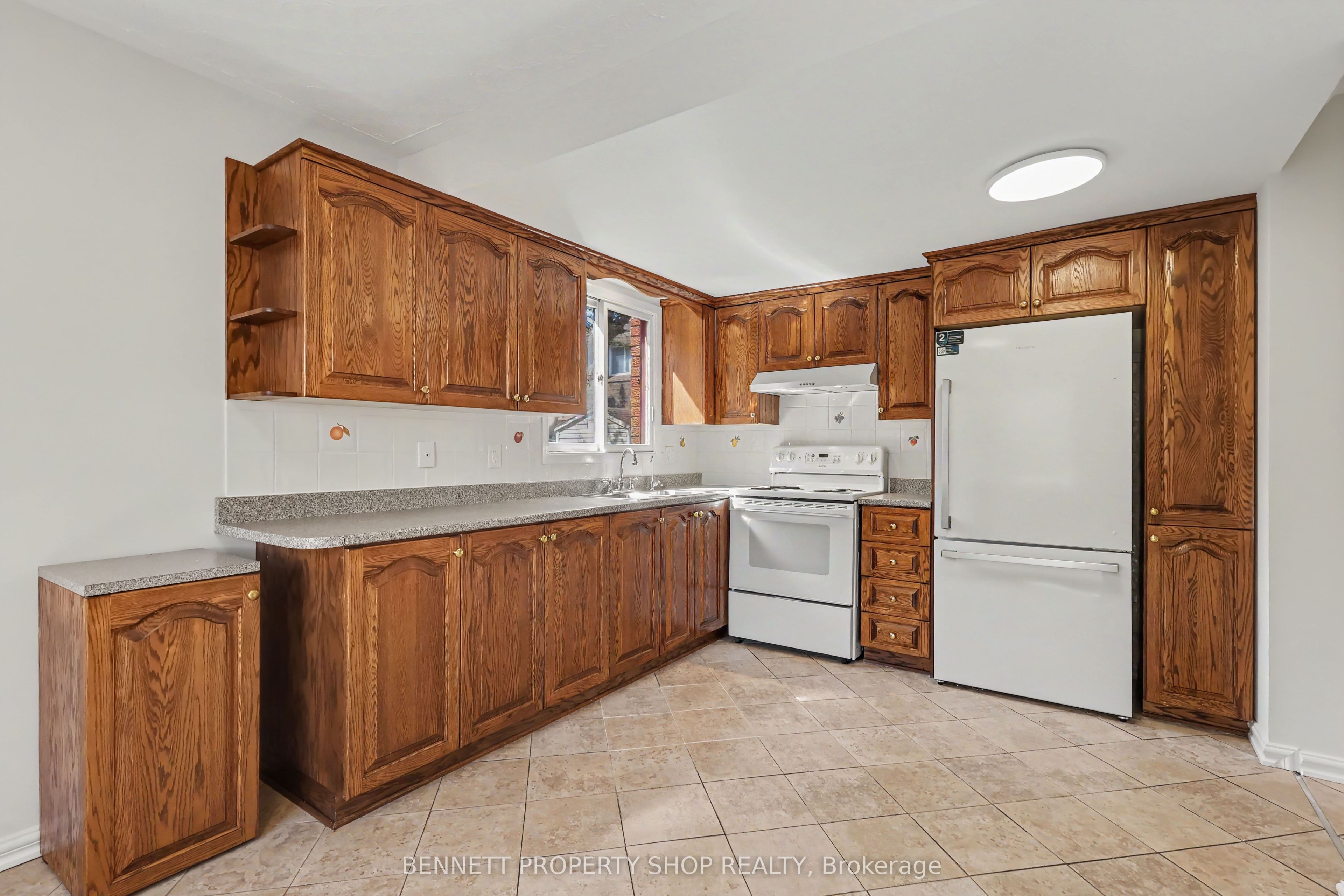 639 Morin Street 7 Property Photo 5