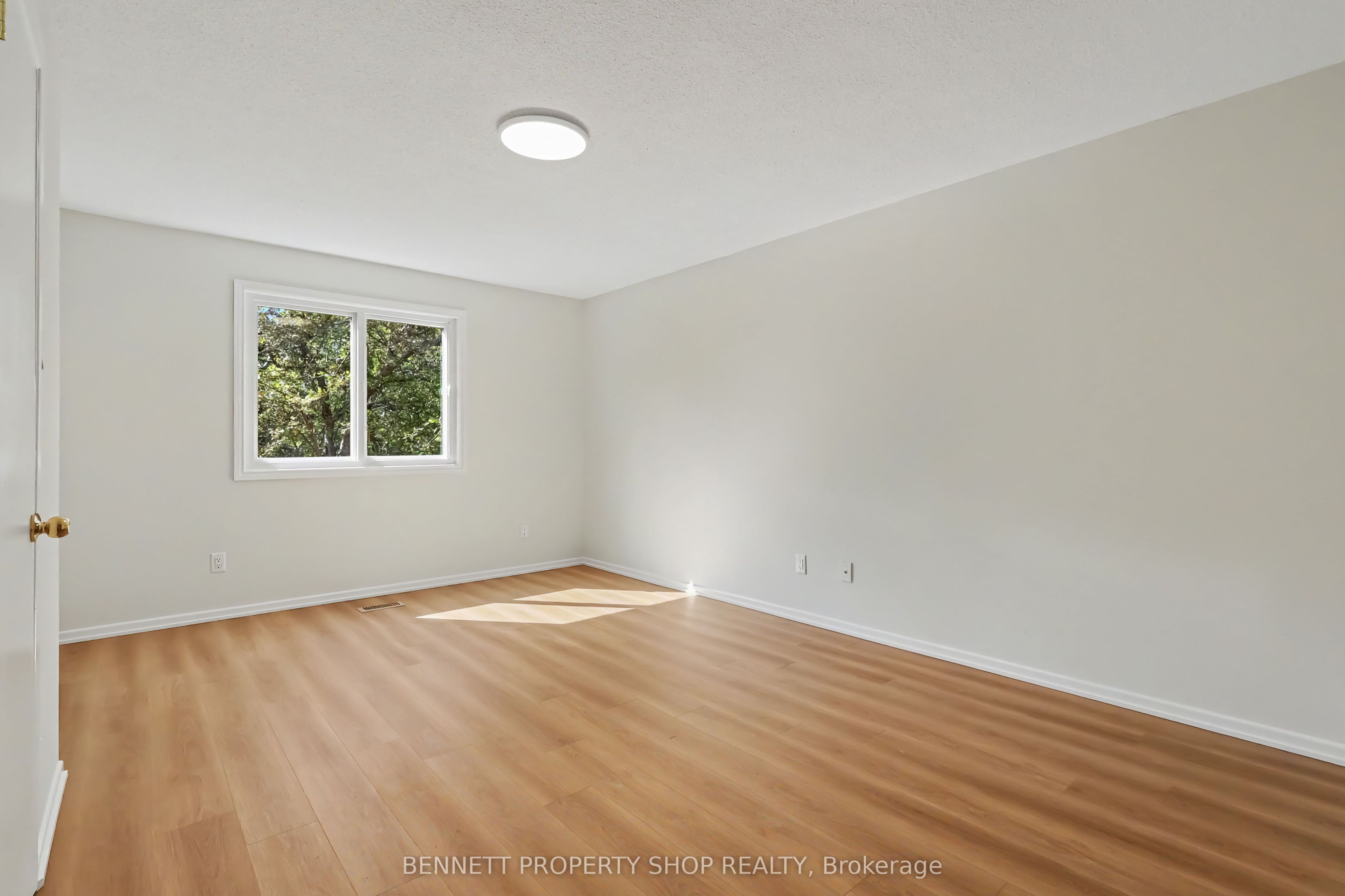 639 Morin Street 7 Property Photo 7