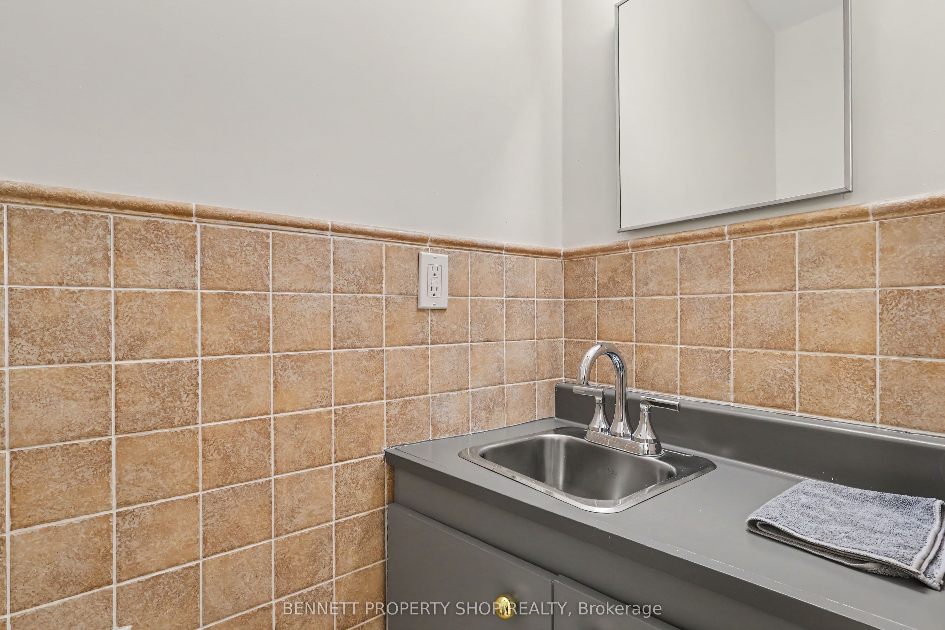 639 Morin Street 7 Property Photo 11