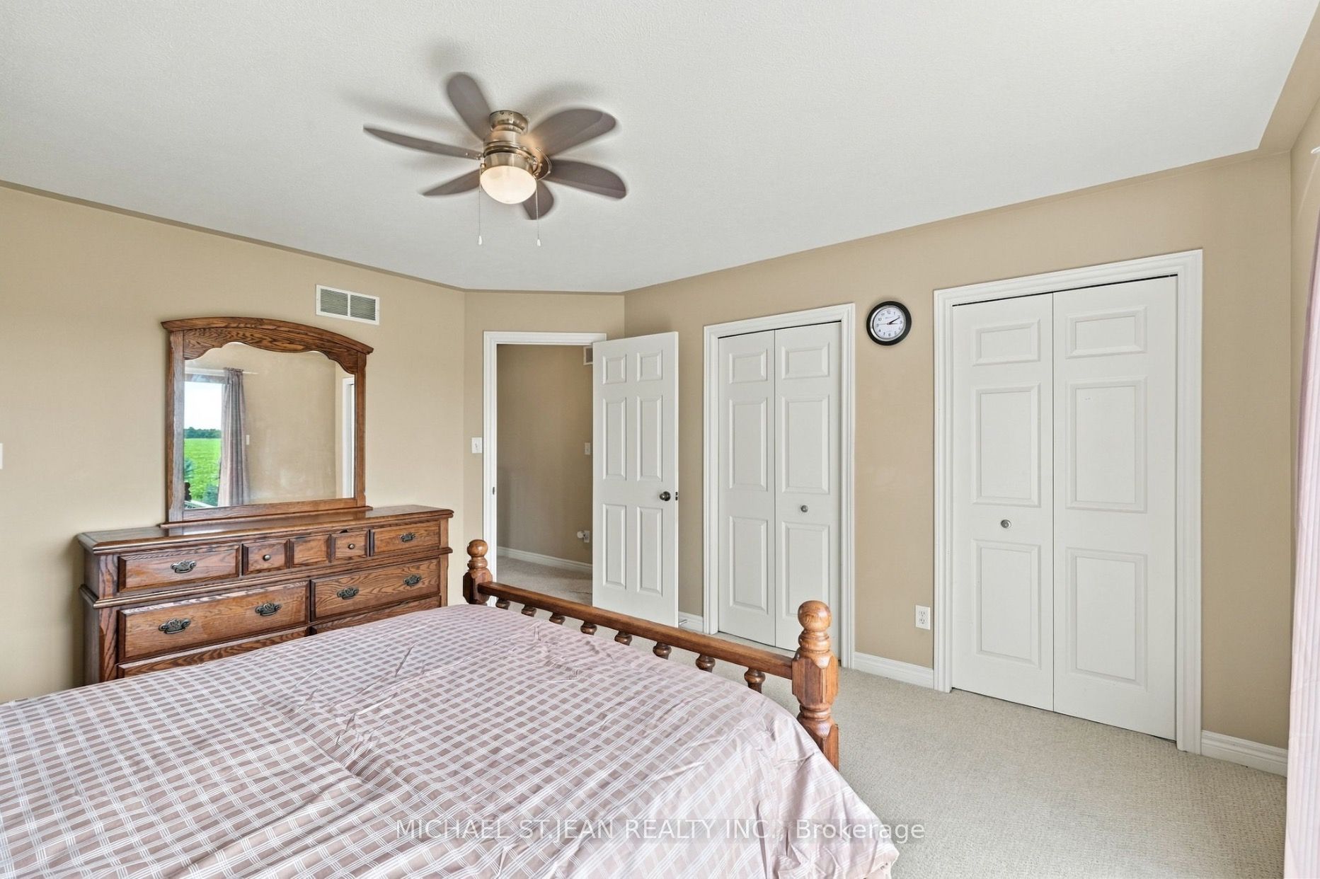 26 Leslie Street W Property Photo 17