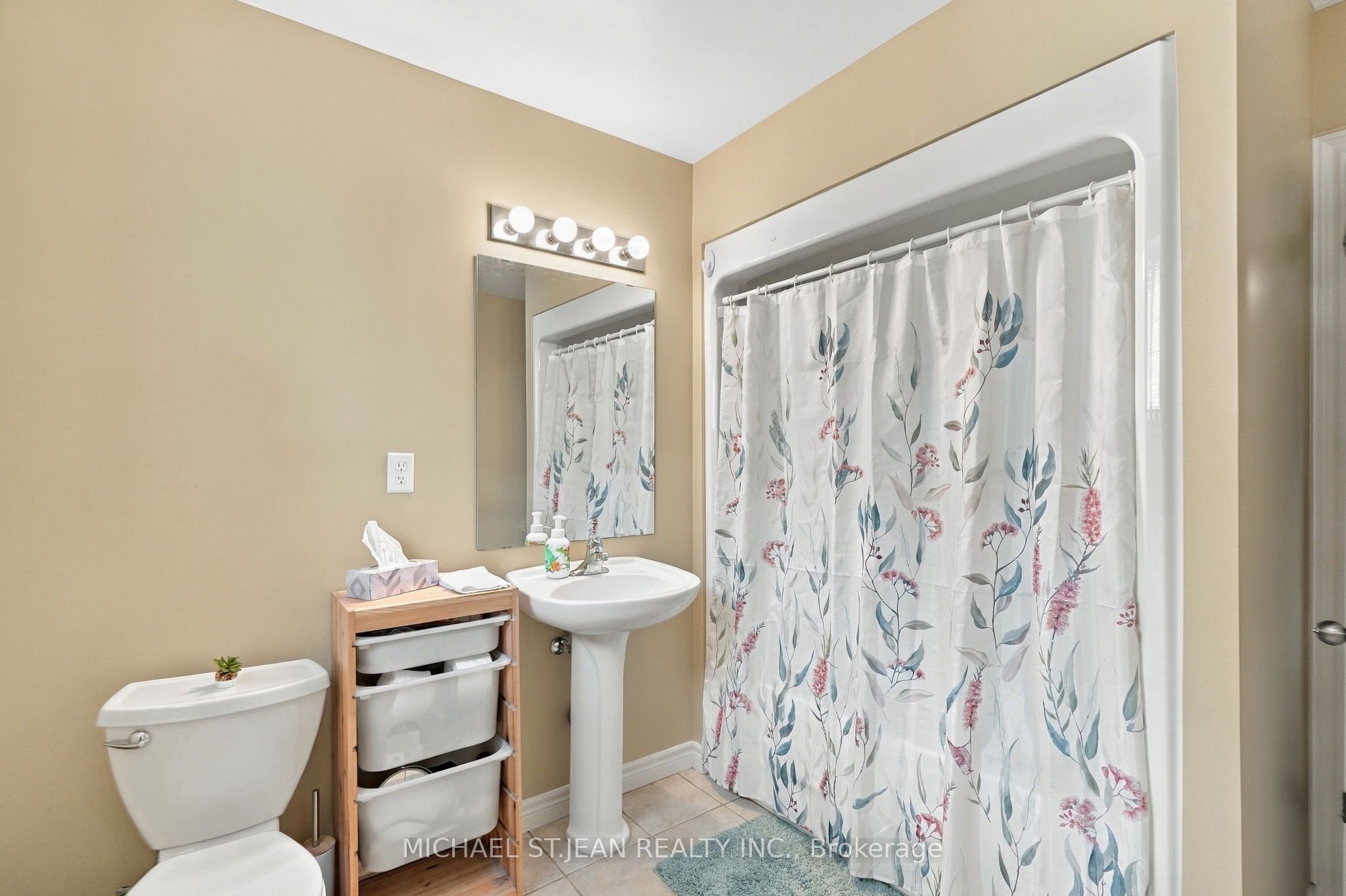 26 Leslie Street W Property Photo 26