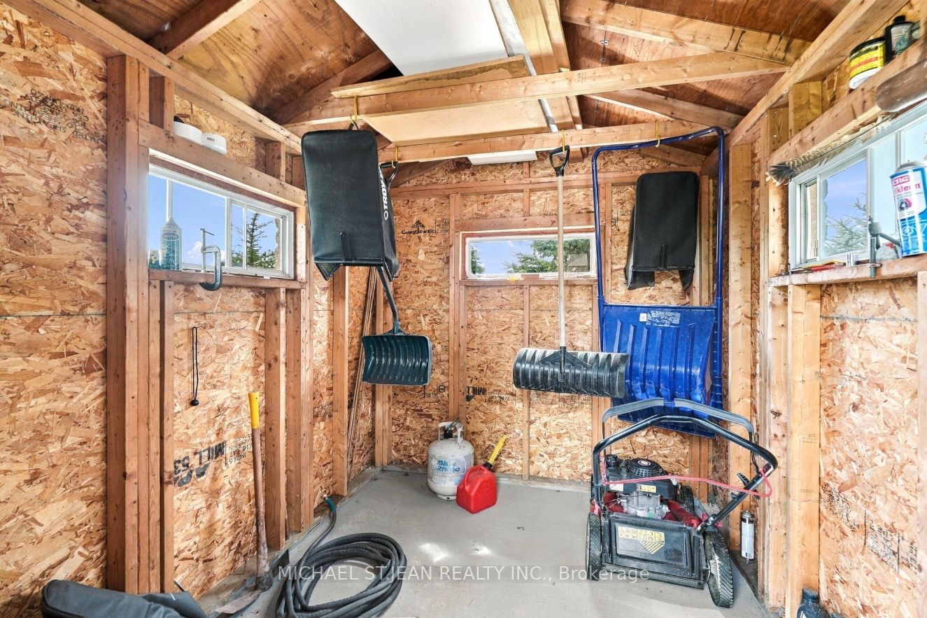 26 Leslie Street W Property Photo 34
