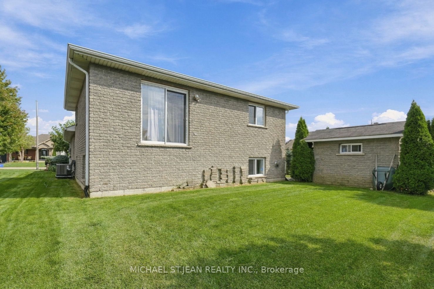 26 Leslie Street W Property Photo 37