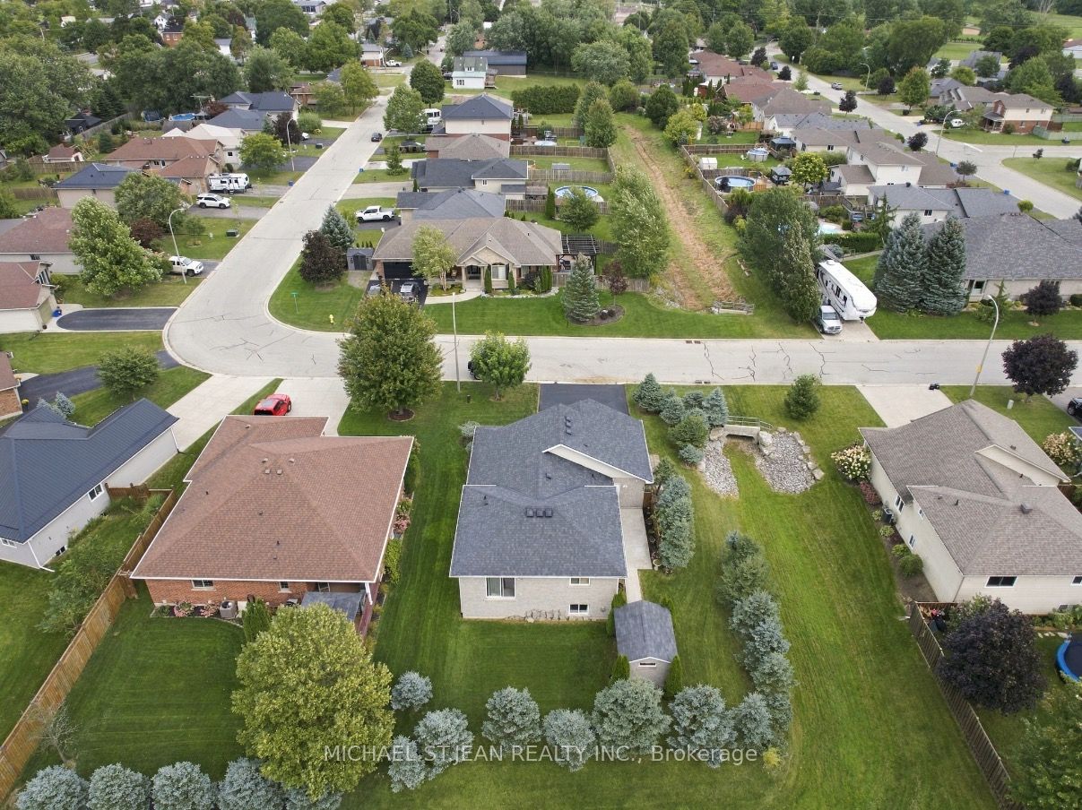 26 Leslie Street W Property Photo 41