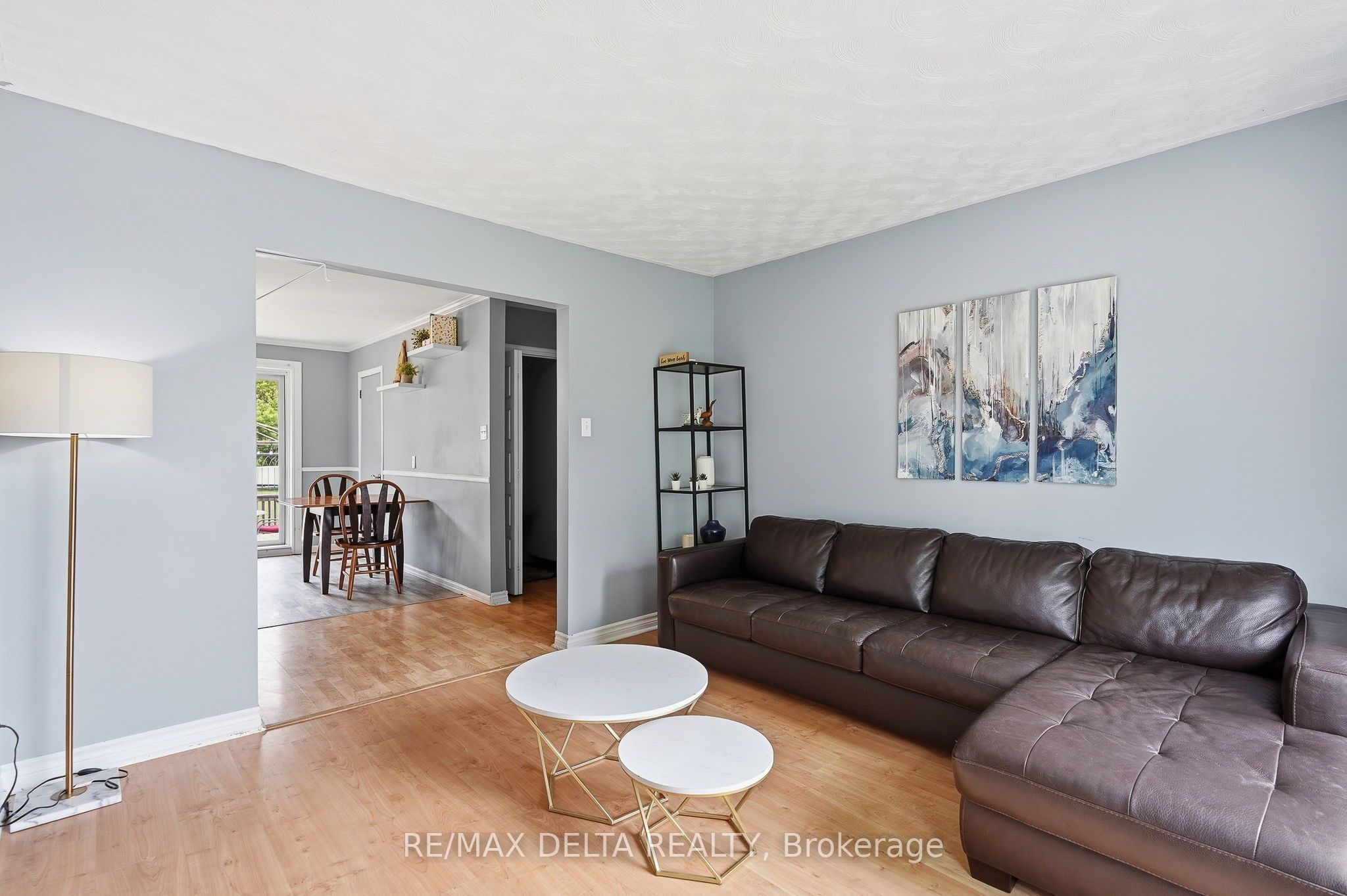 836 Cartier Street Property Photo 6