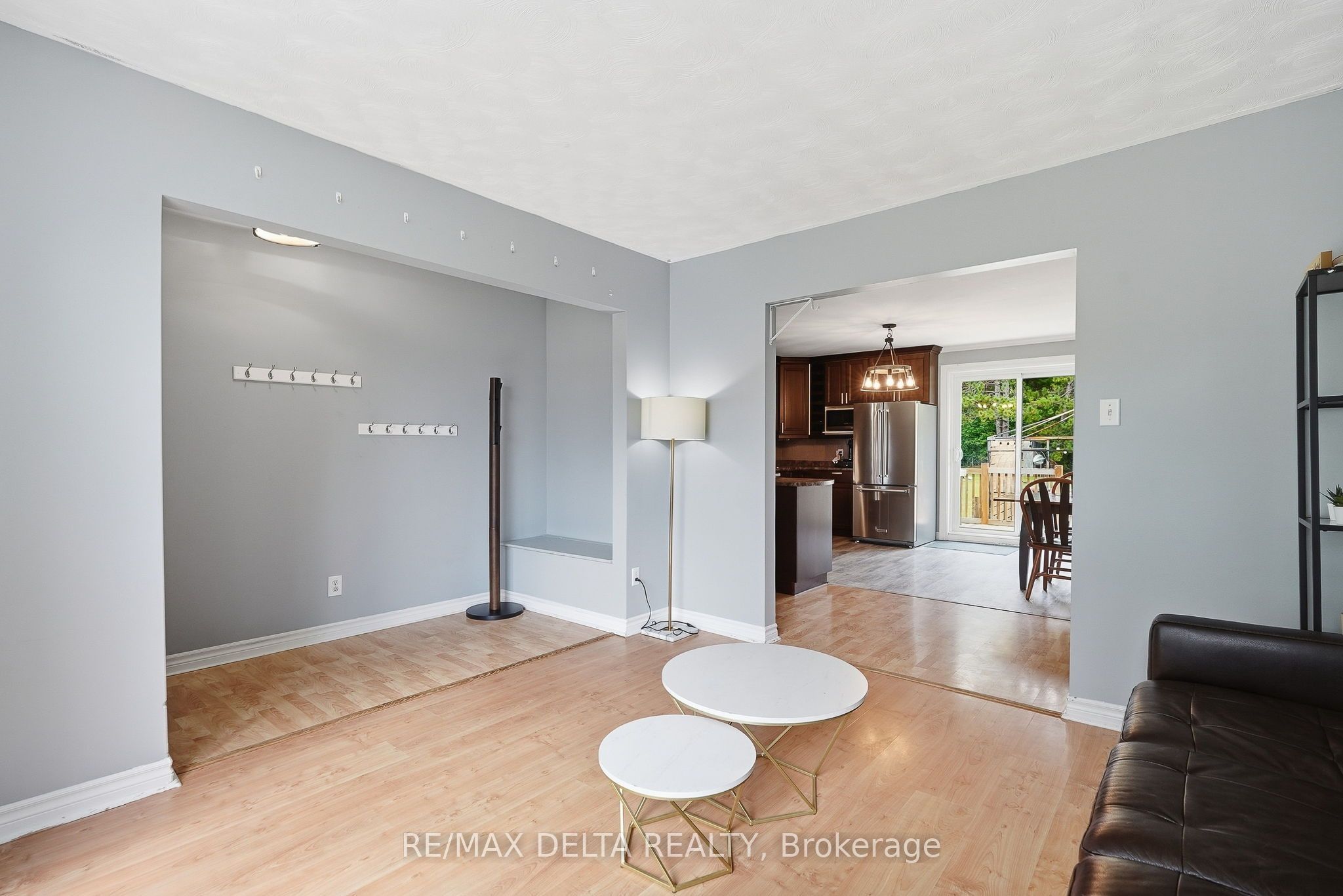 836 Cartier Street Property Photo 7