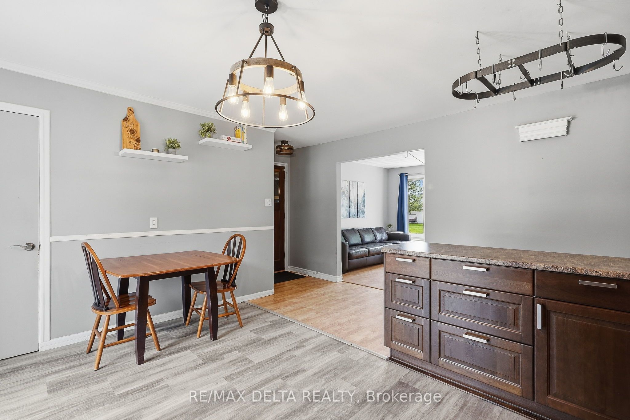 836 Cartier Street Property Photo 11