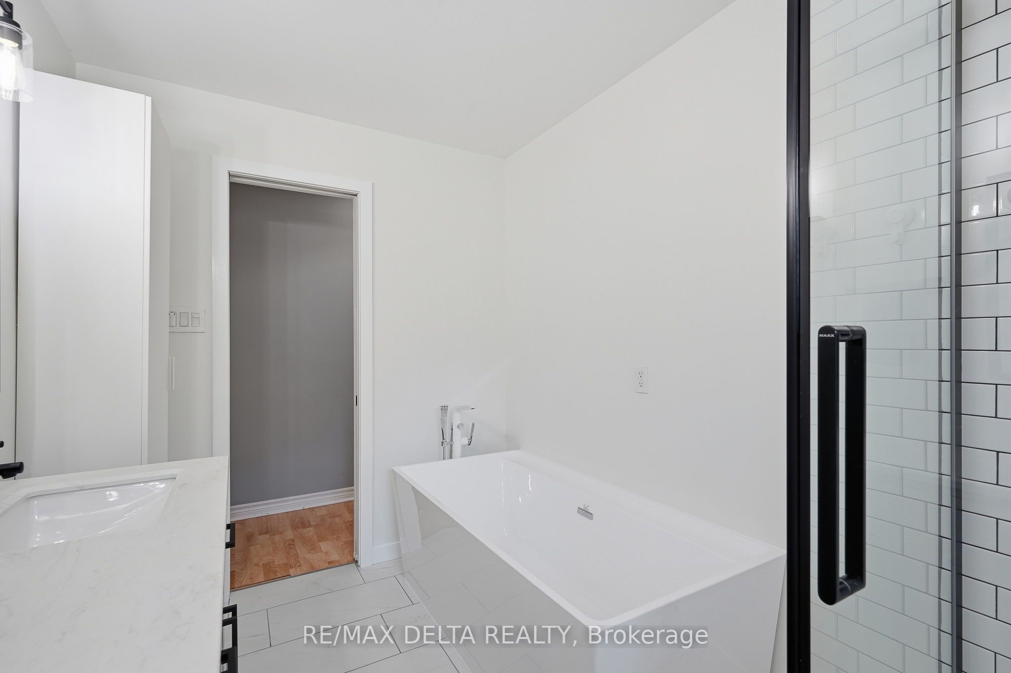 836 Cartier Street Property Photo 15