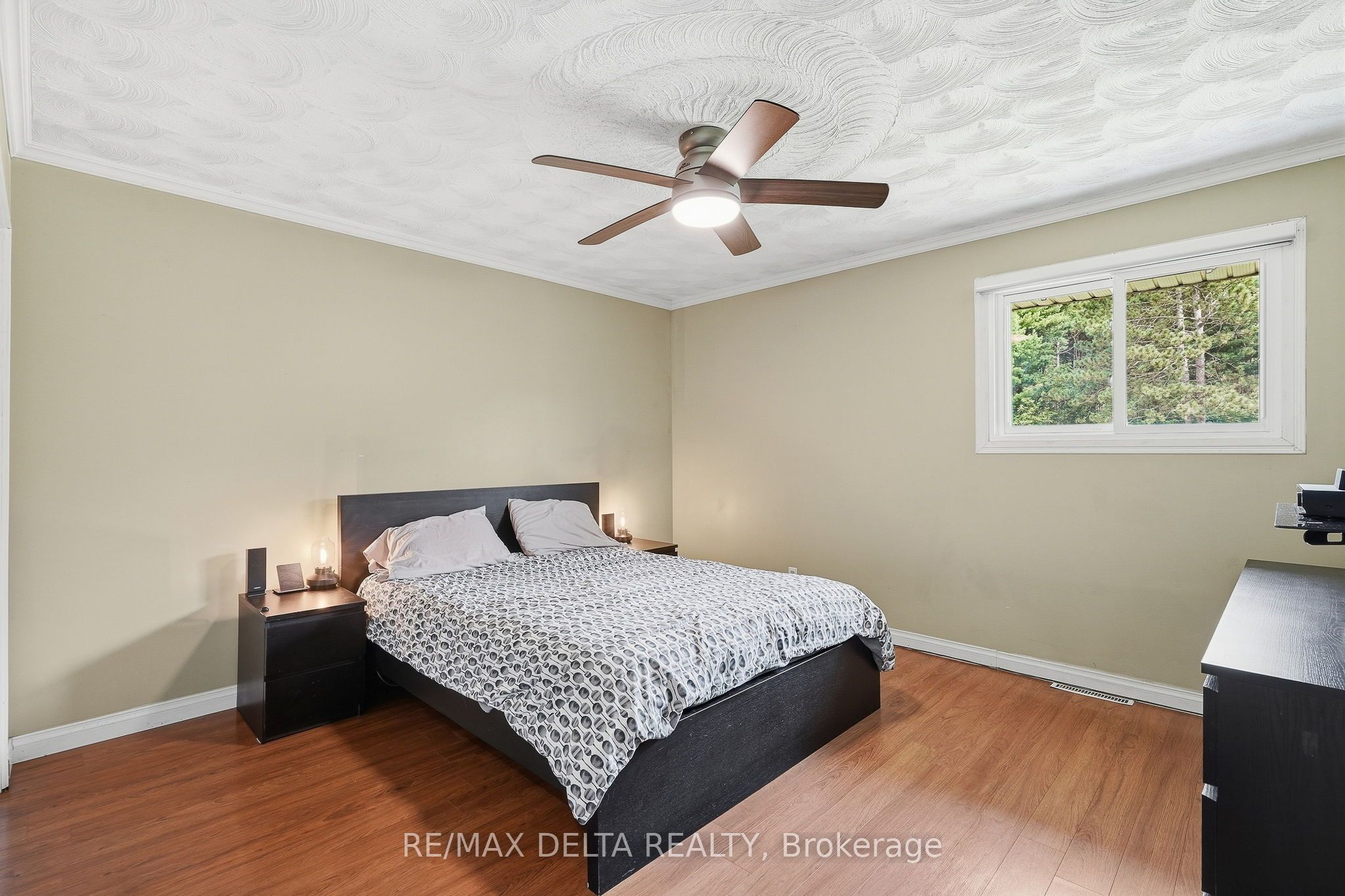 836 Cartier Street Property Photo 16