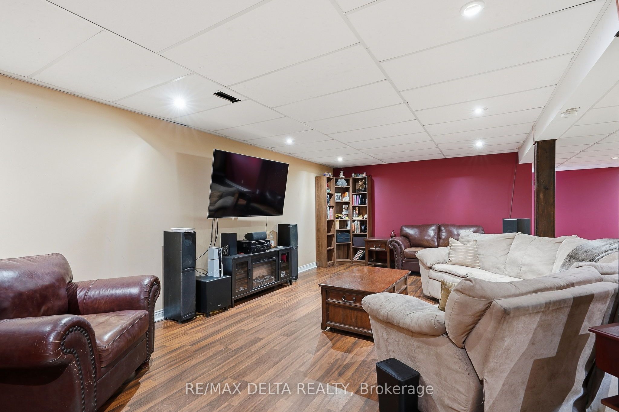 836 Cartier Street Property Photo 23