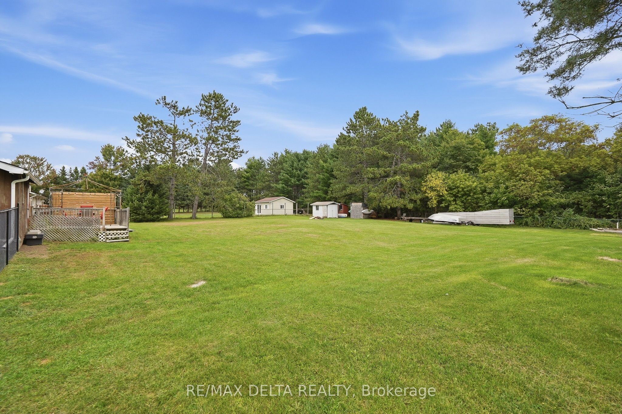 836 Cartier Street Property Photo 25