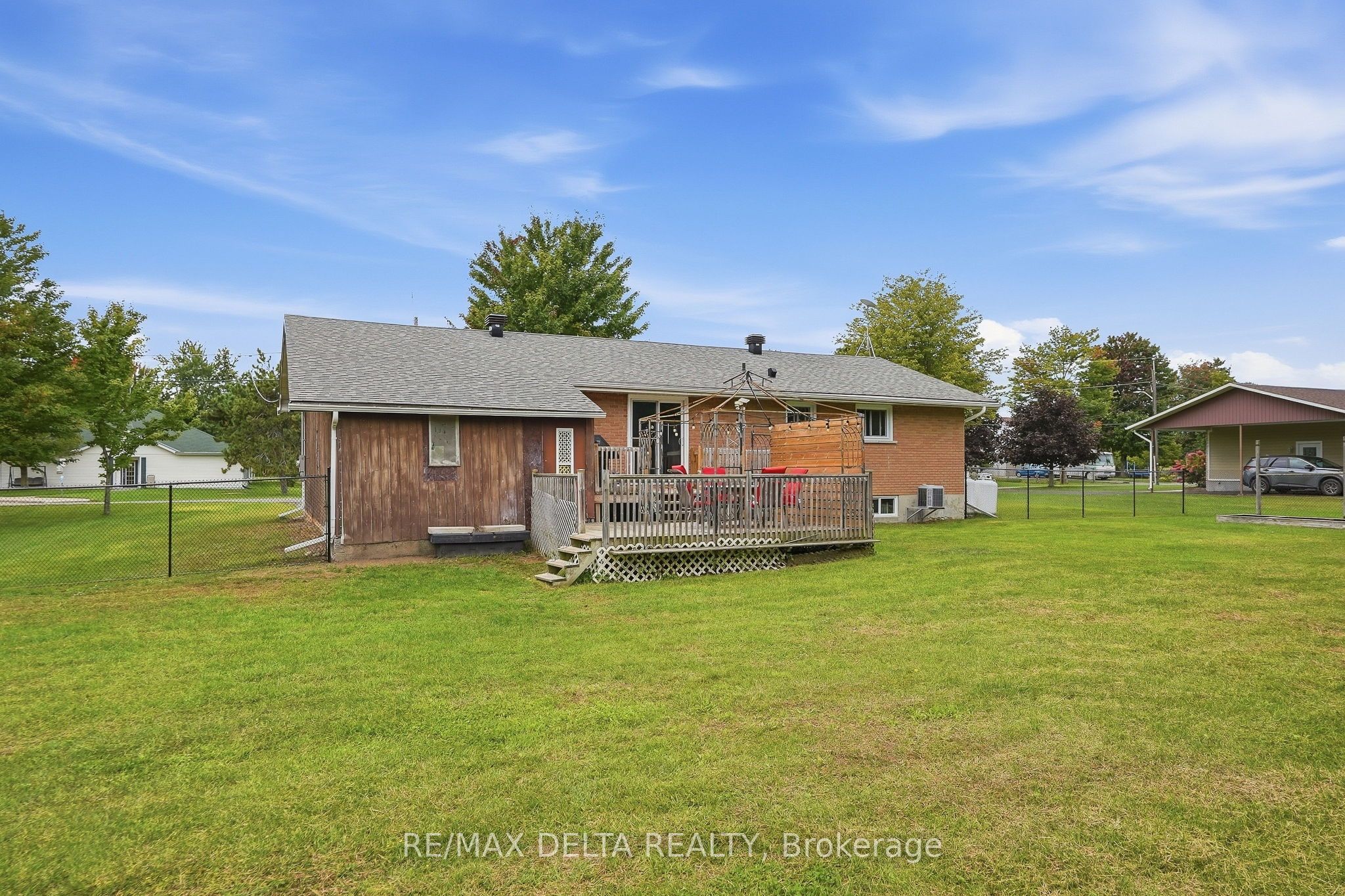 836 Cartier Street Property Photo 26