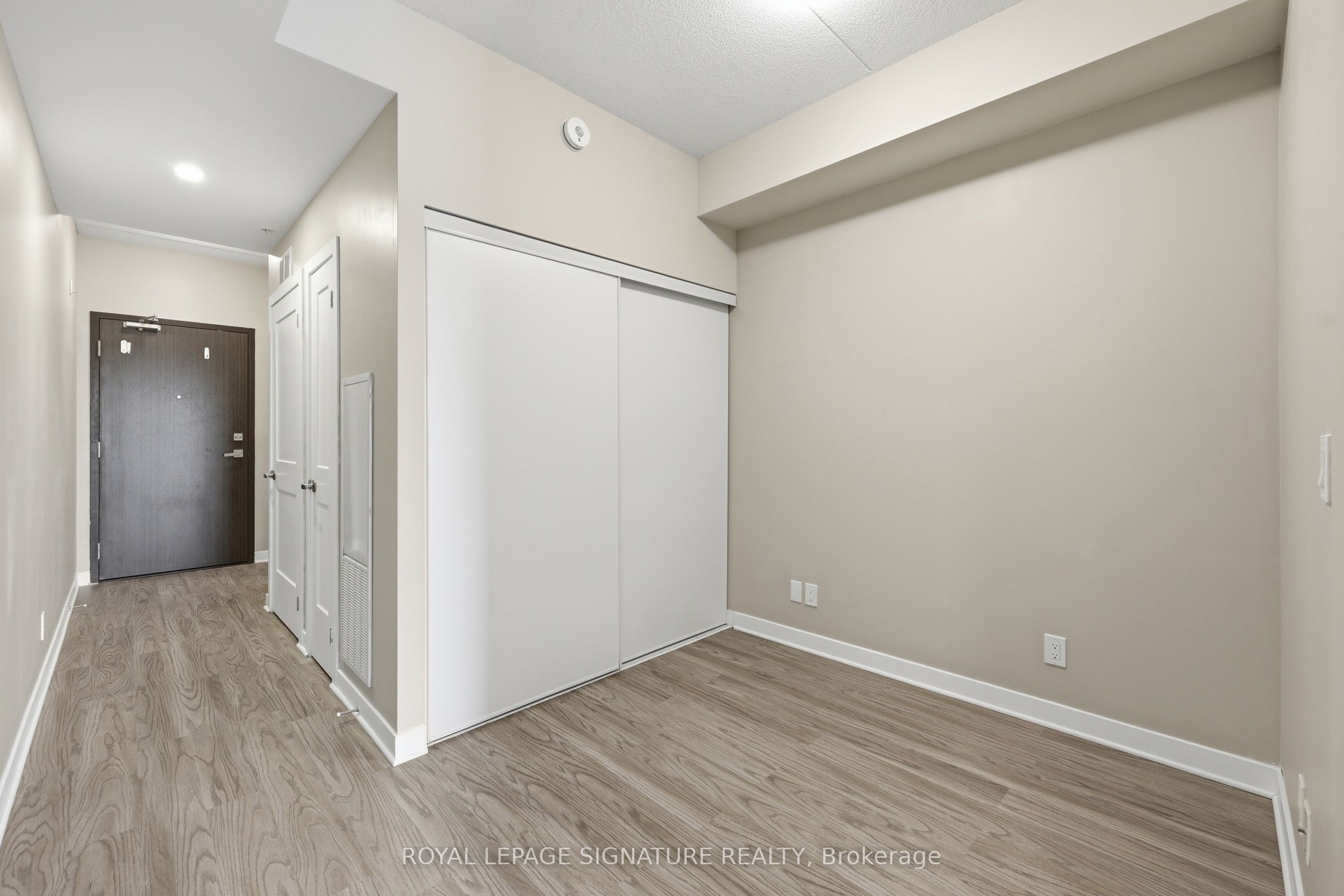 15 Queen Street S 1103 Property Photo 10