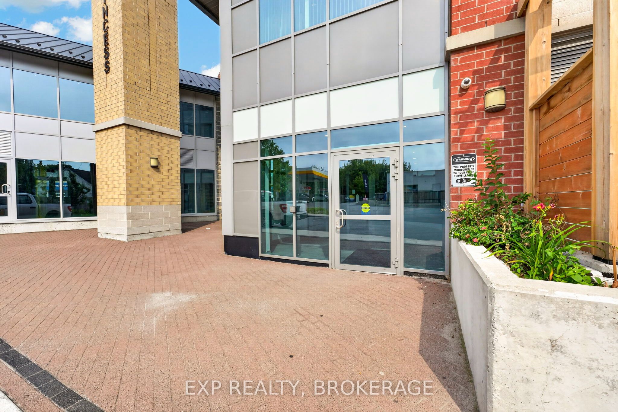 652 Princess Street 326 Property Photo 2