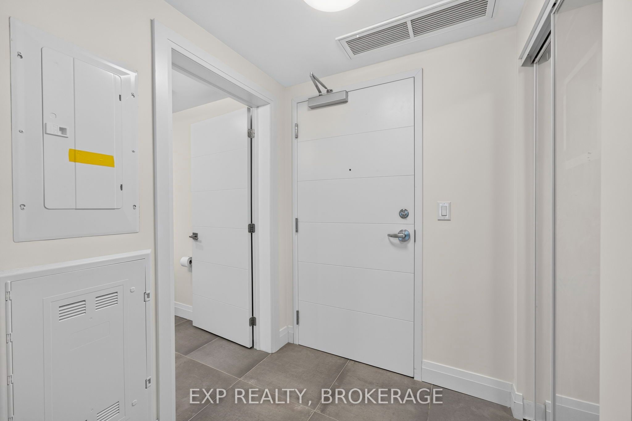 652 Princess Street 326 Property Photo 9