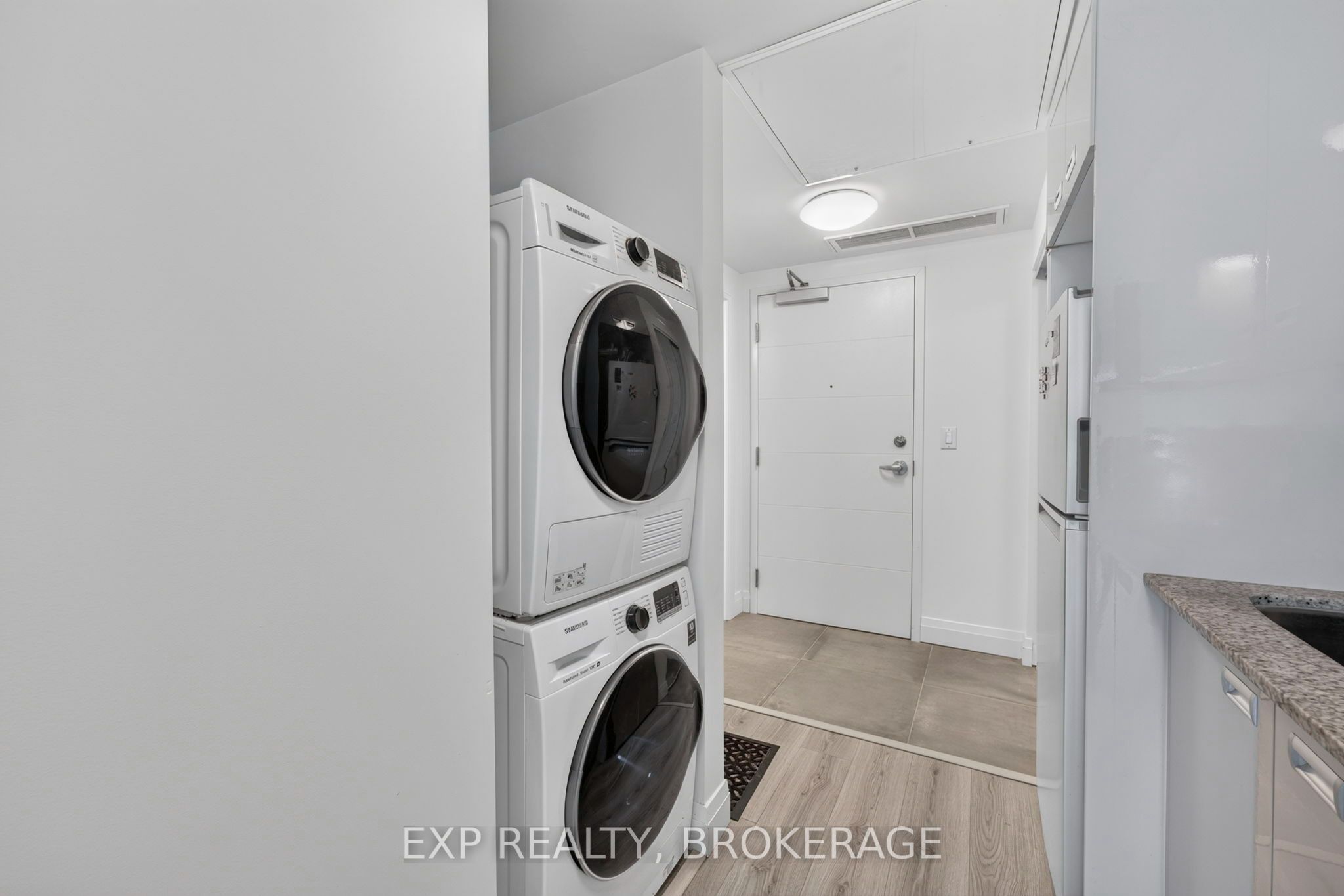 652 Princess Street 326 Property Photo 13