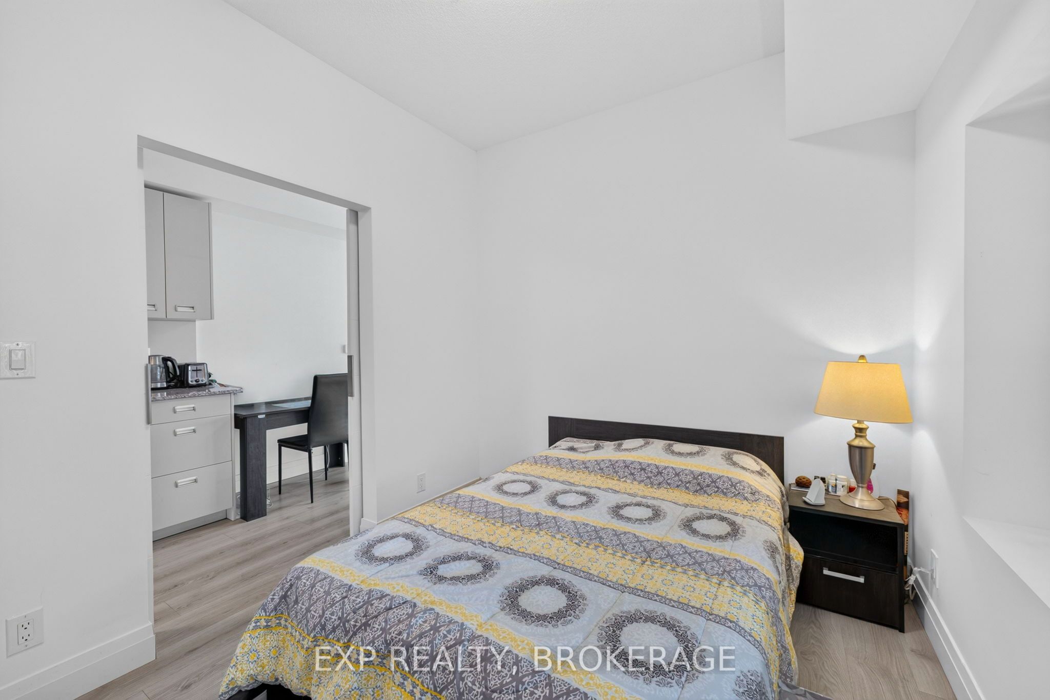 652 Princess Street 326 Property Photo 15