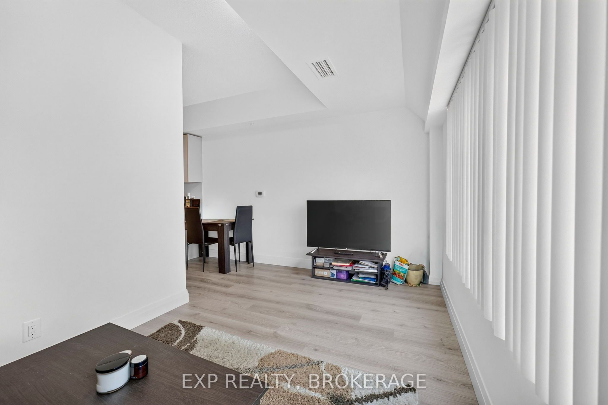 652 Princess Street 326 Property Photo 18