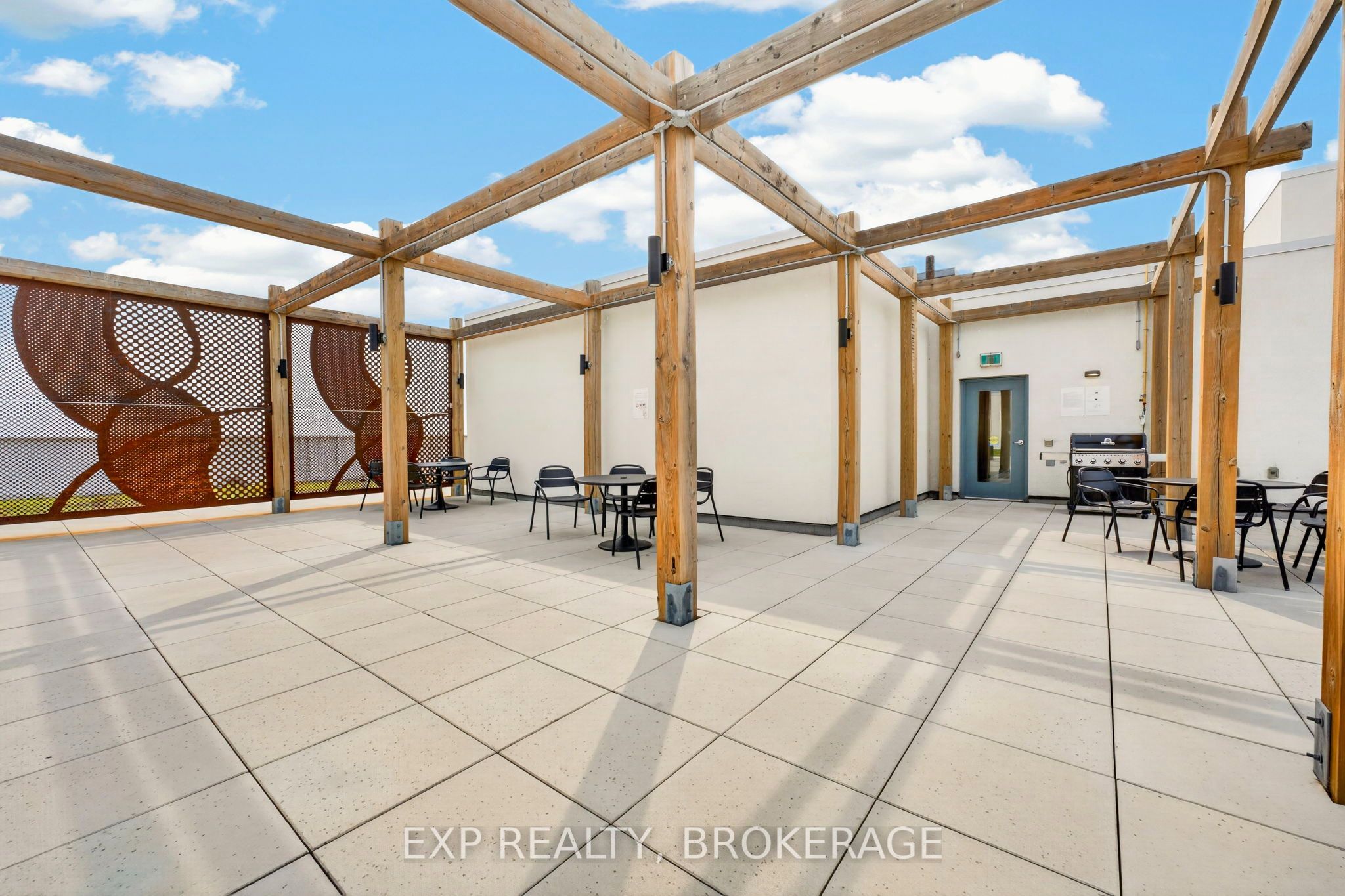 652 Princess Street 326 Property Photo 24