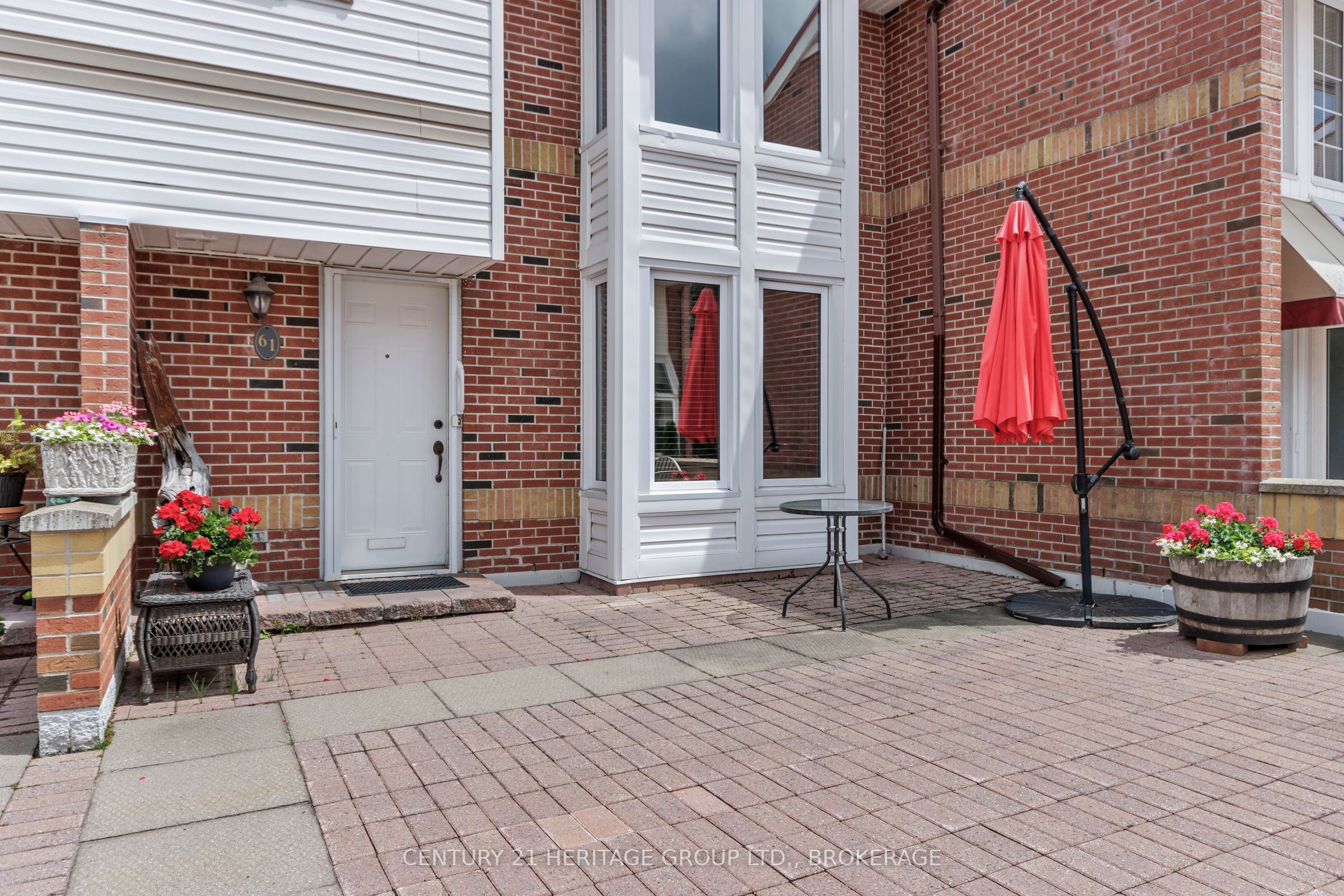 1 Place D'armes 61 Property Photo 2