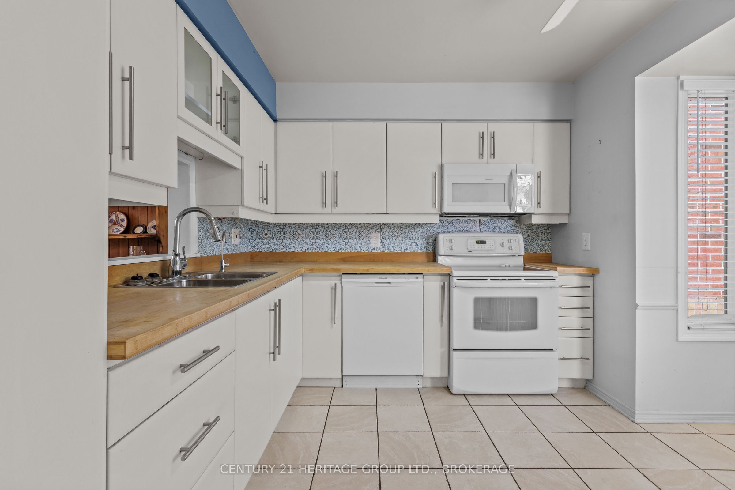 1 Place D'armes 61 Property Photo 6