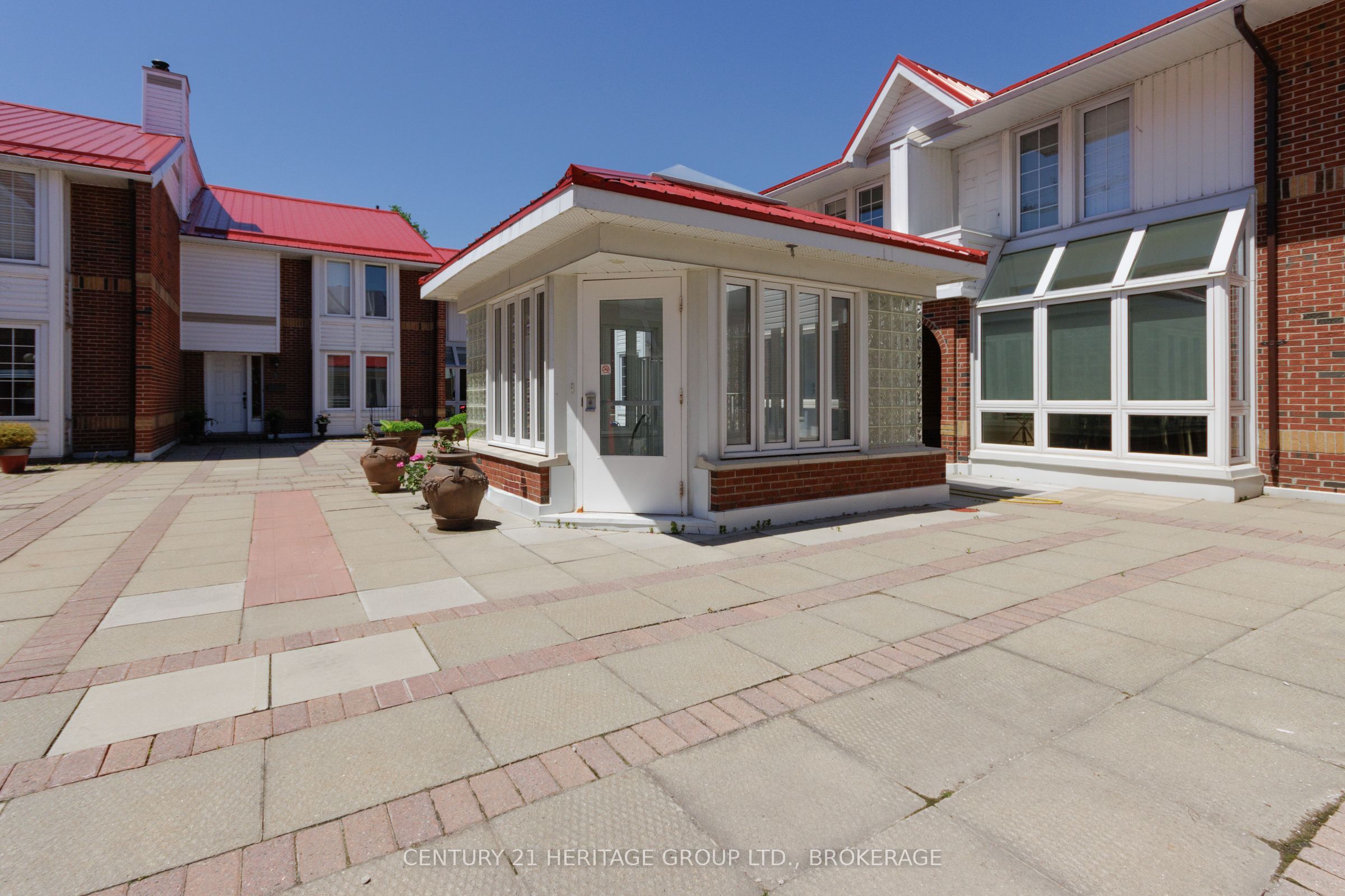 1 Place D'armes 61 Property Photo 36