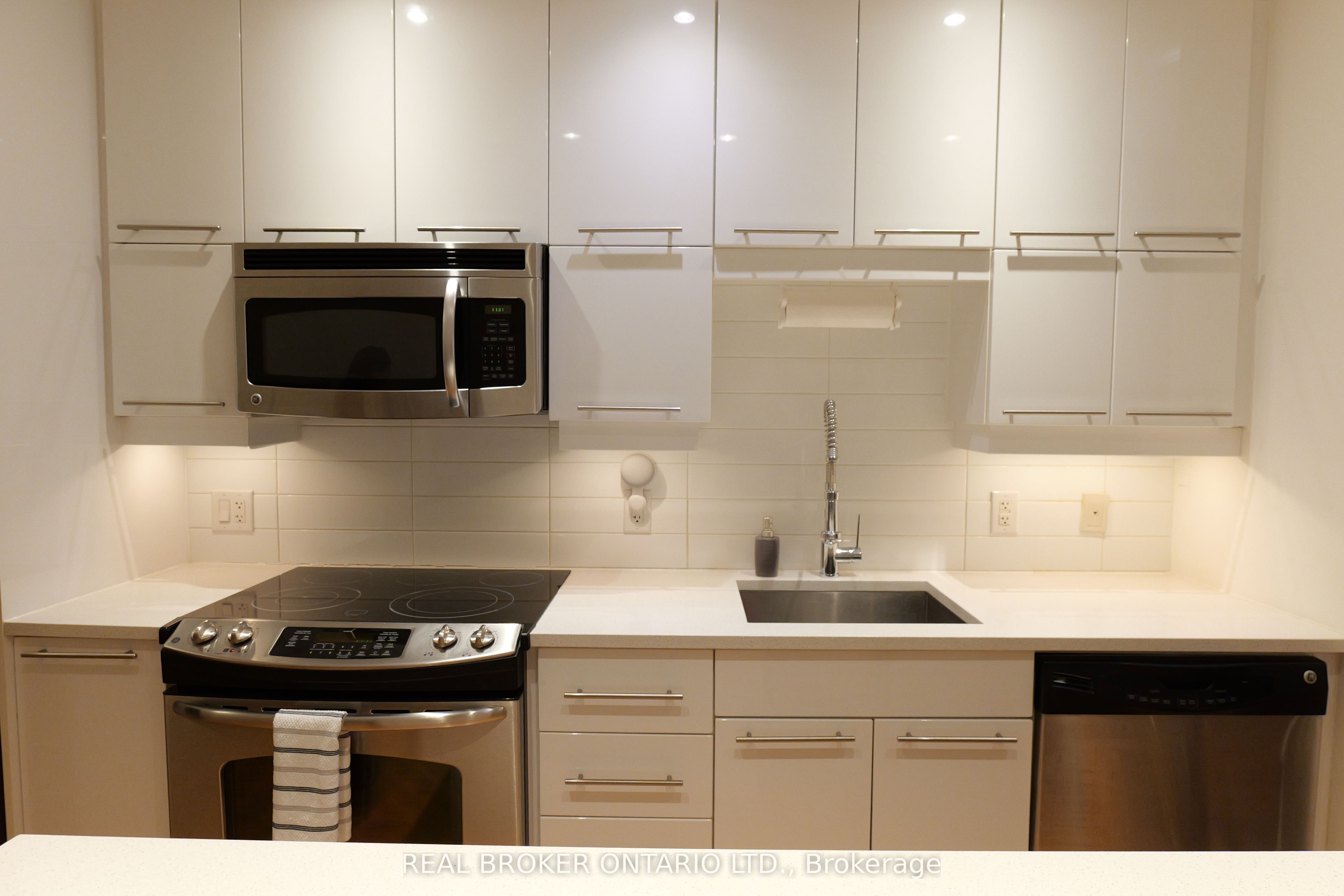 101 Richmond Road 302 Property Photo 5