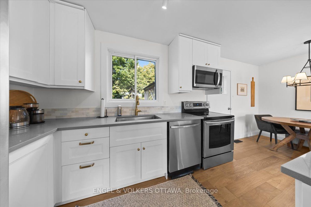 1393 Sutherland Drive Property Photo 11