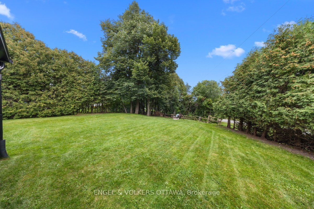 1393 Sutherland Drive Property Photo 43