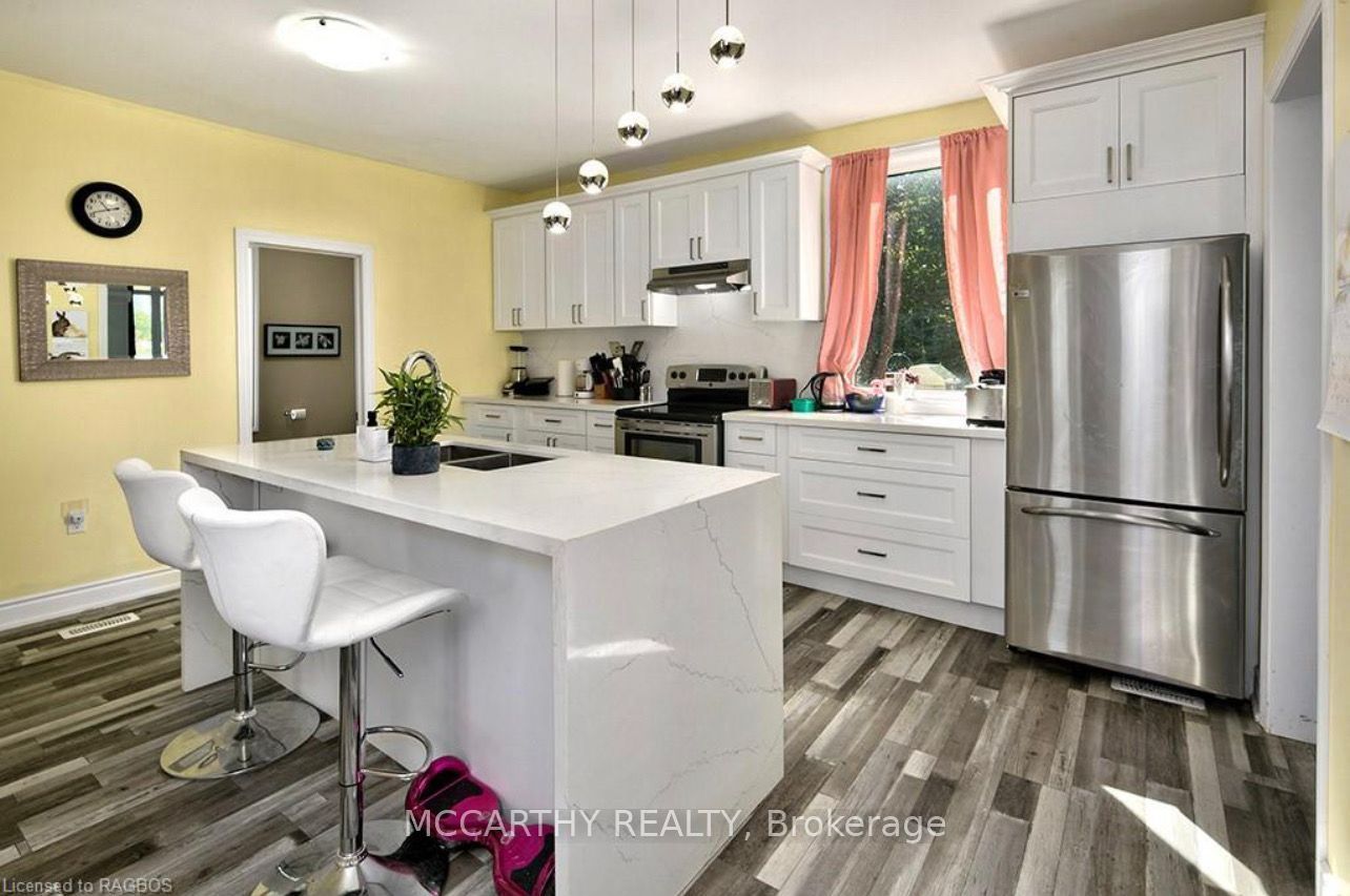 307517 Centre Line A Property Photo 6