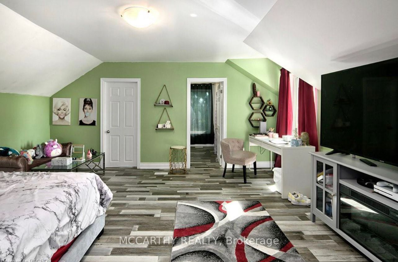 307517 Centre Line A Property Photo 10