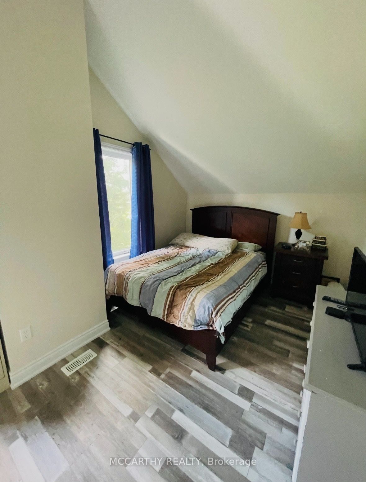307517 Centre Line A Property Photo 11