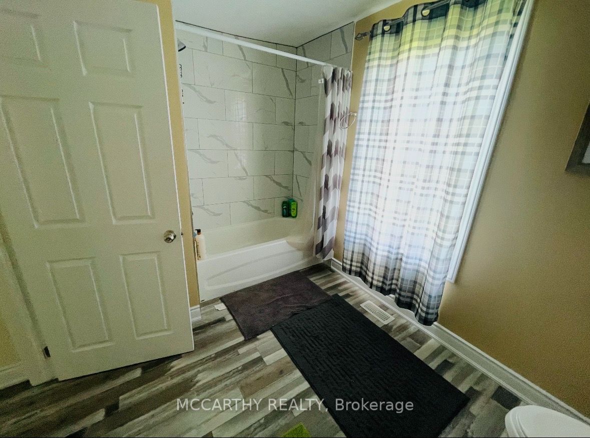 307517 Centre Line A Property Photo 13