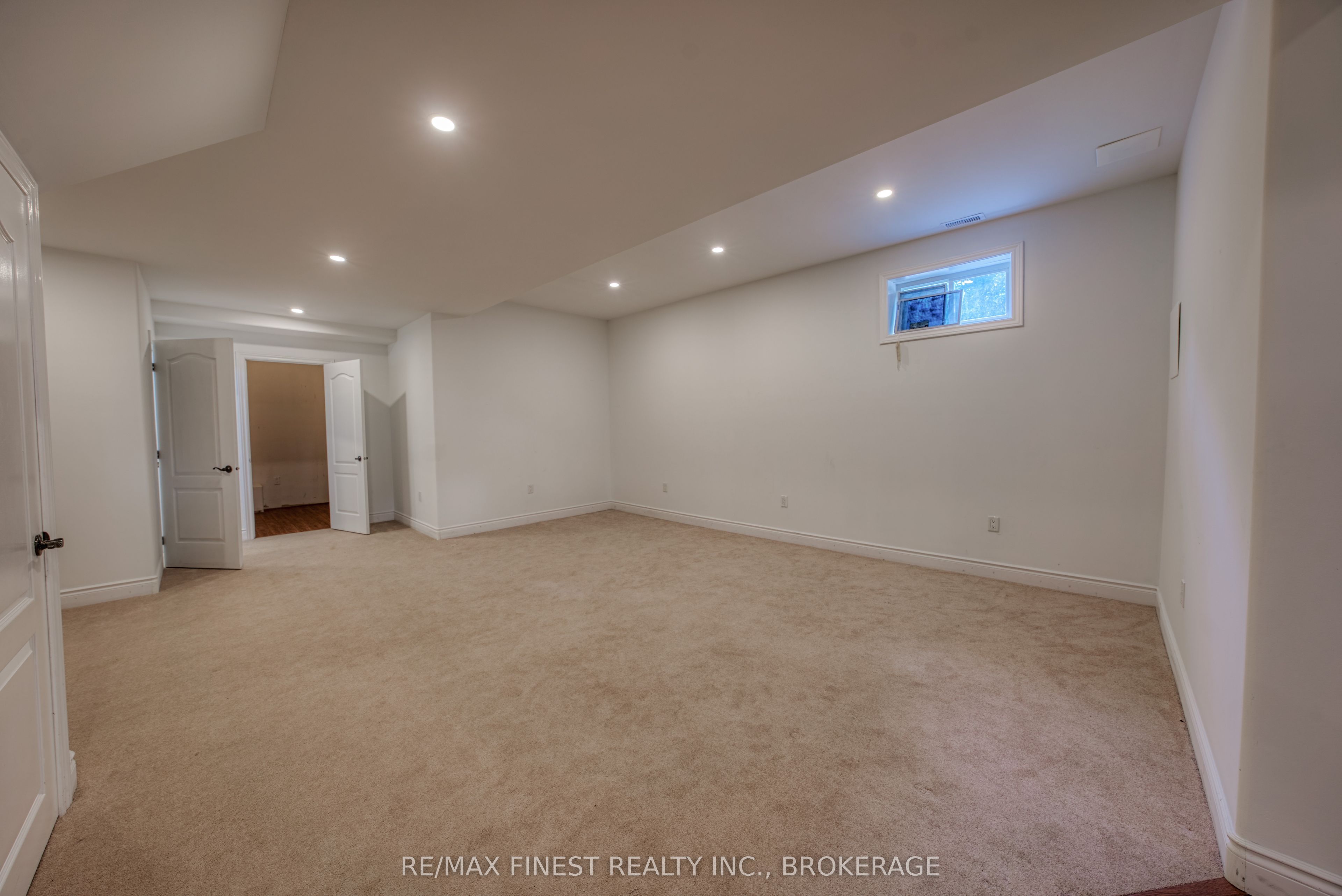 10 Owen Avenue Property Photo 36