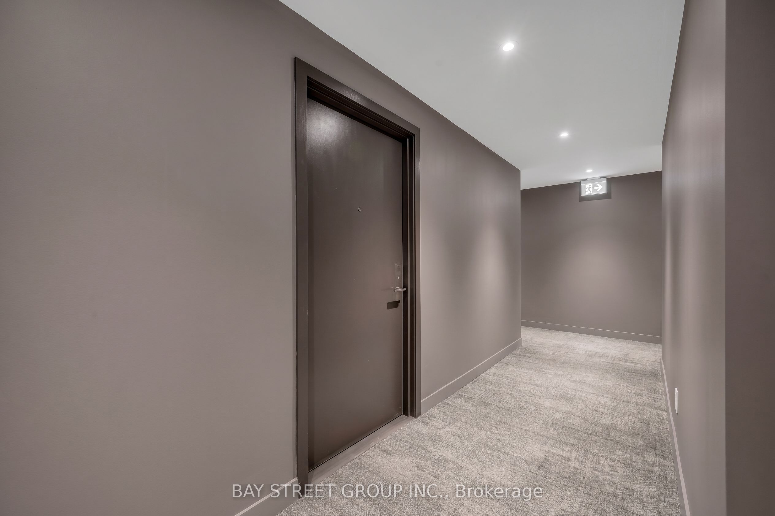 91 John Street N 501 Property Photo 8
