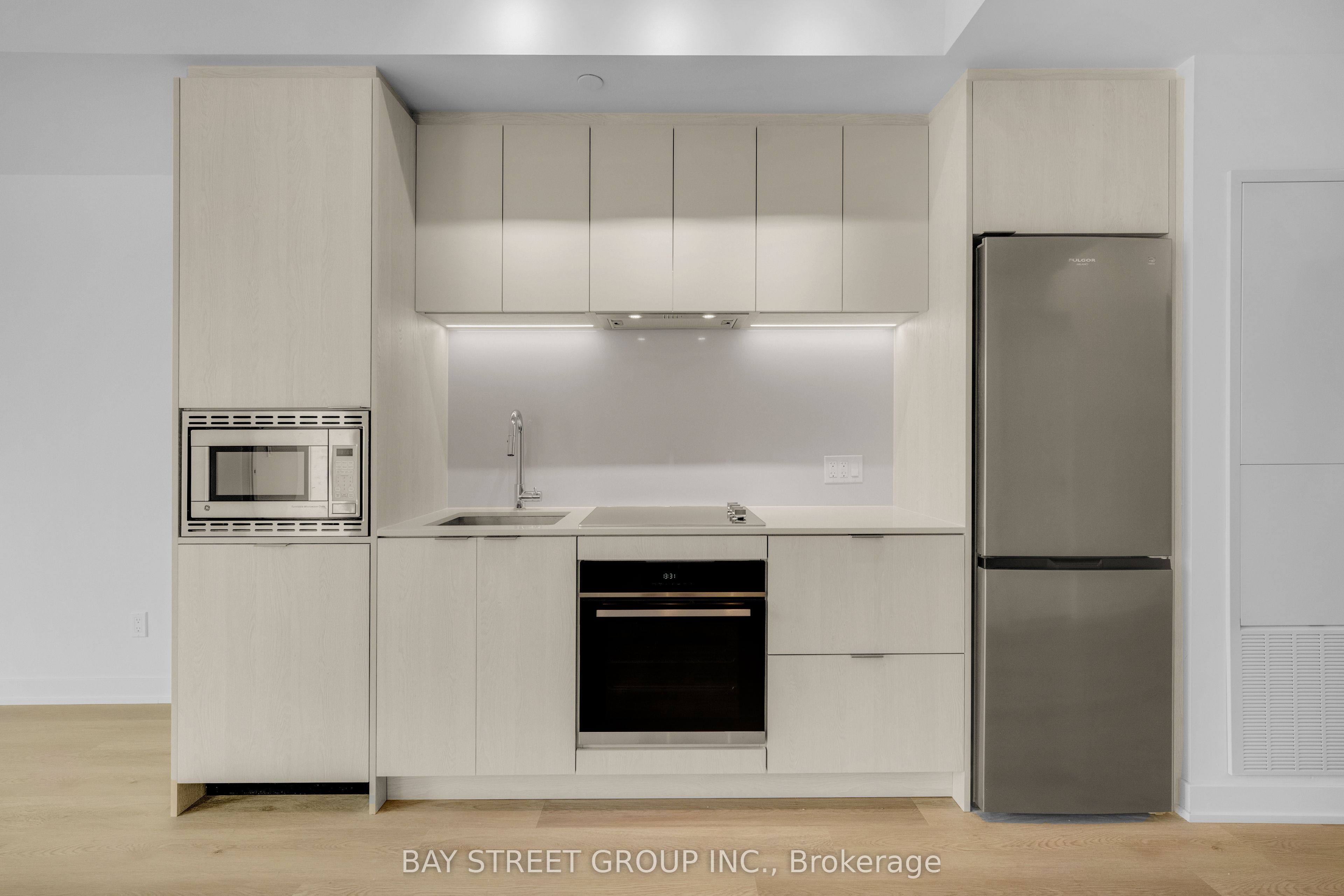 91 John Street N 501 Property Photo 16