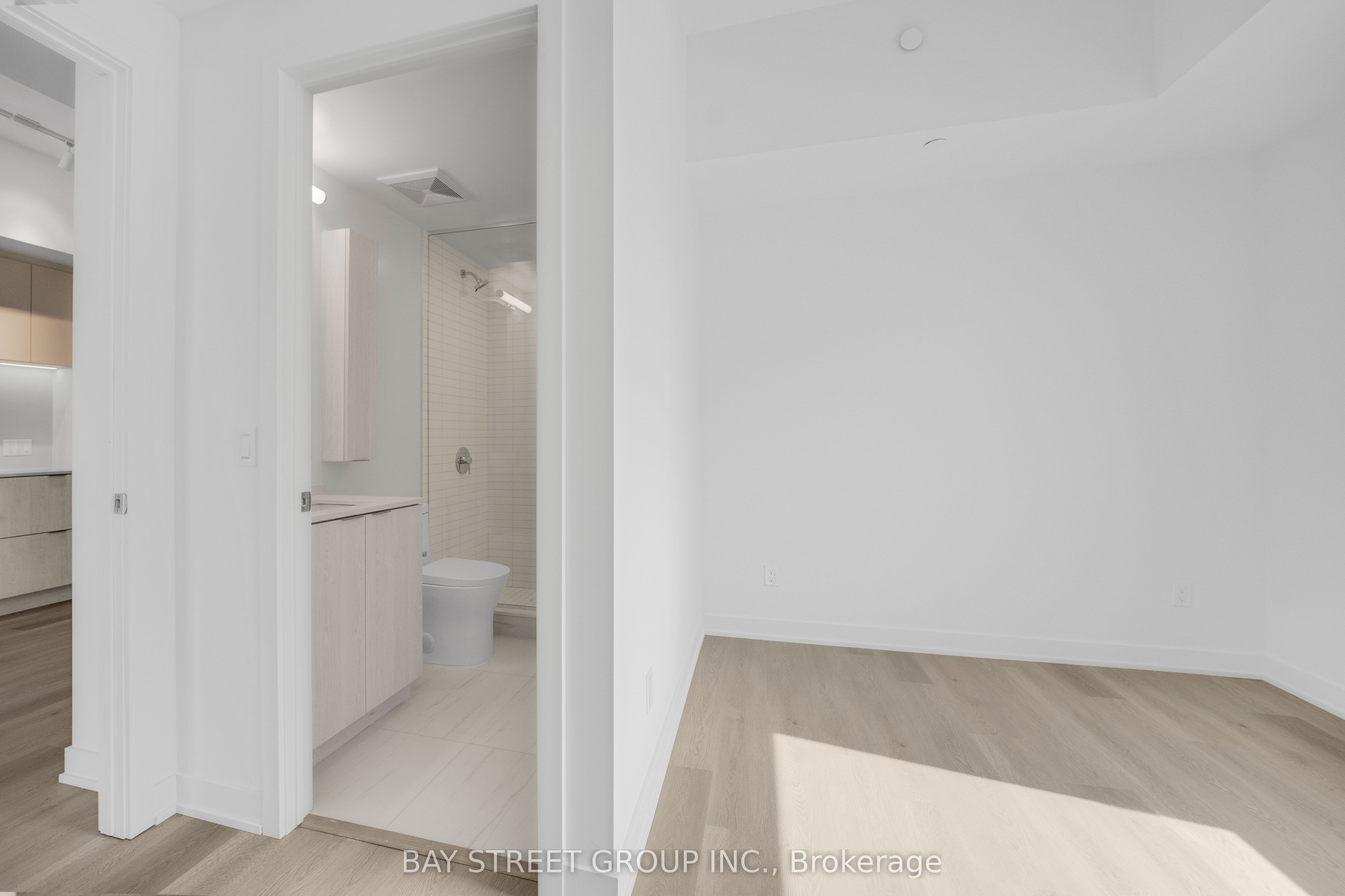 91 John Street N 501 Property Photo 19