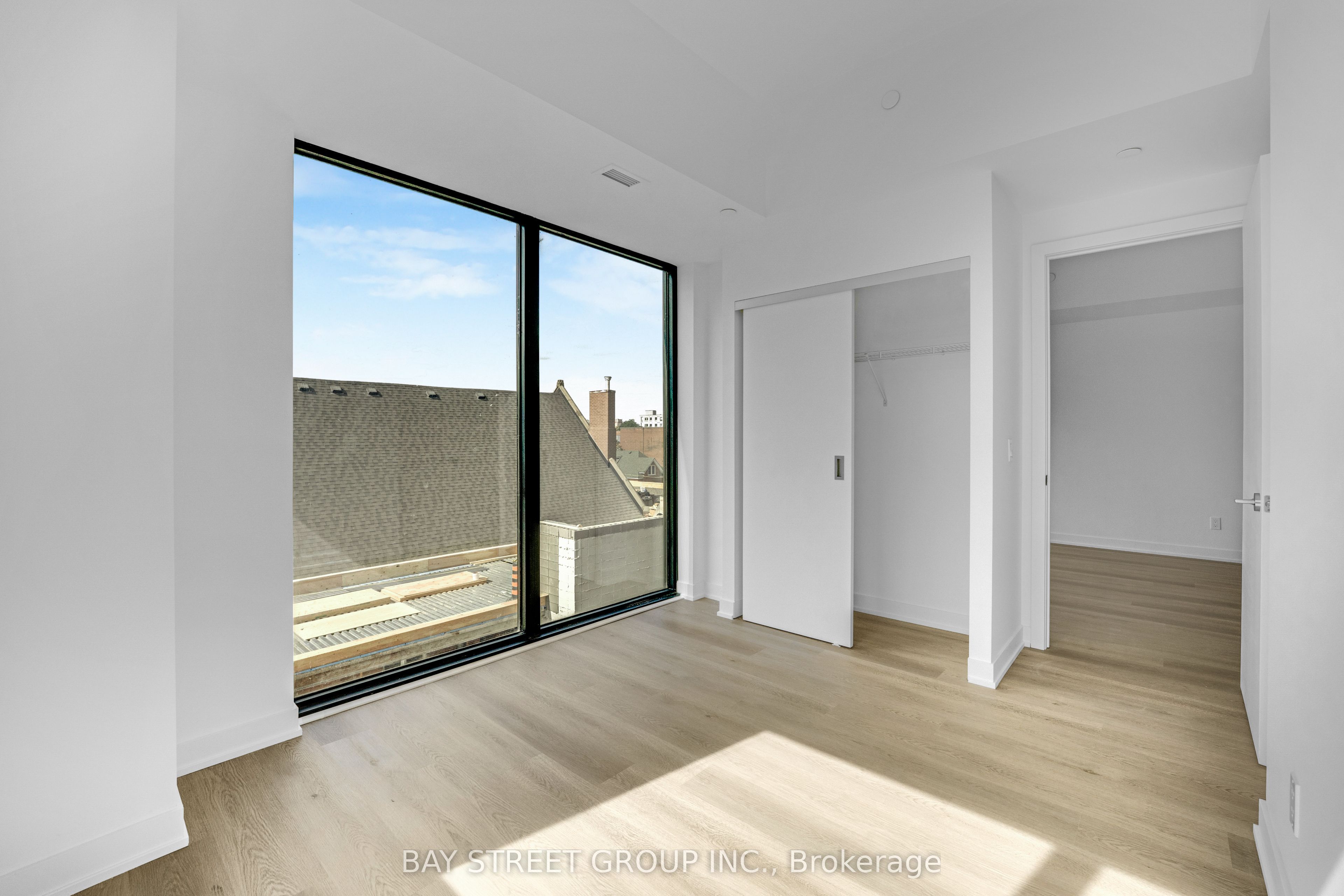 91 John Street N 501 Property Photo 22