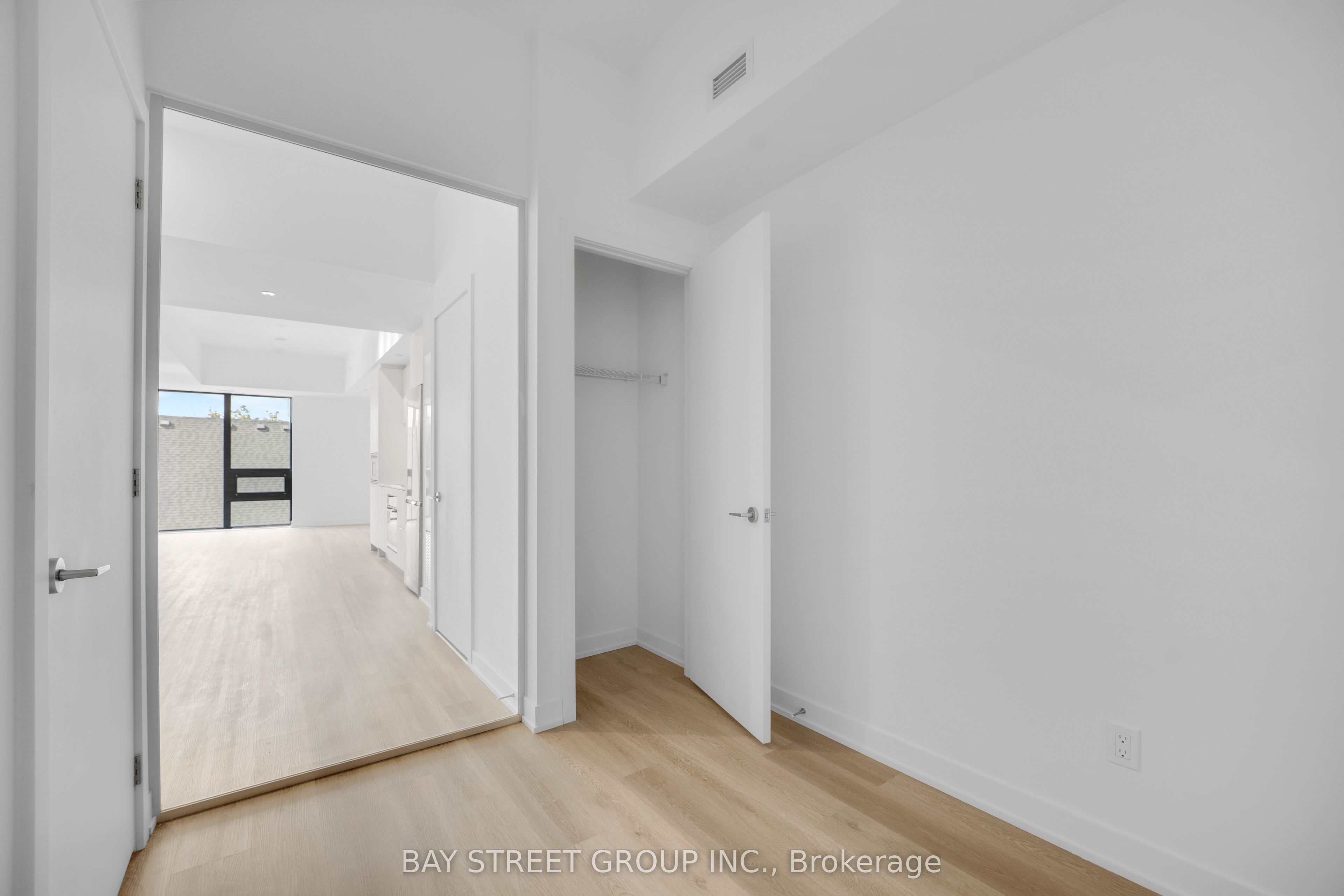 91 John Street N 501 Property Photo 26