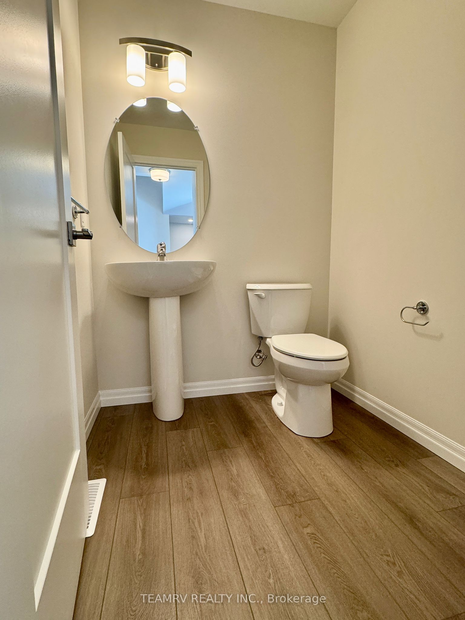 35 Canary Street Property Photo 4