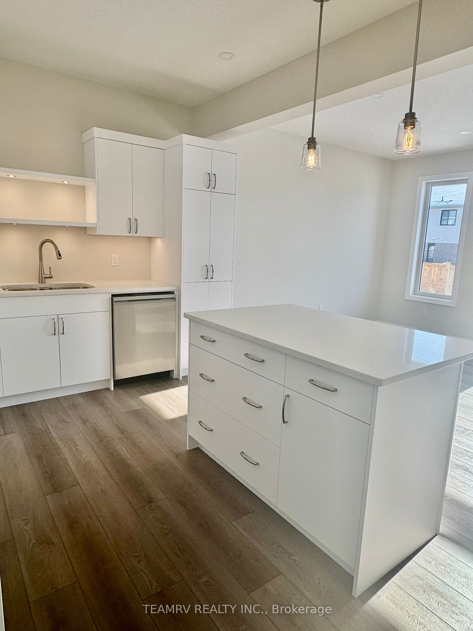 35 Canary Street Property Photo 6