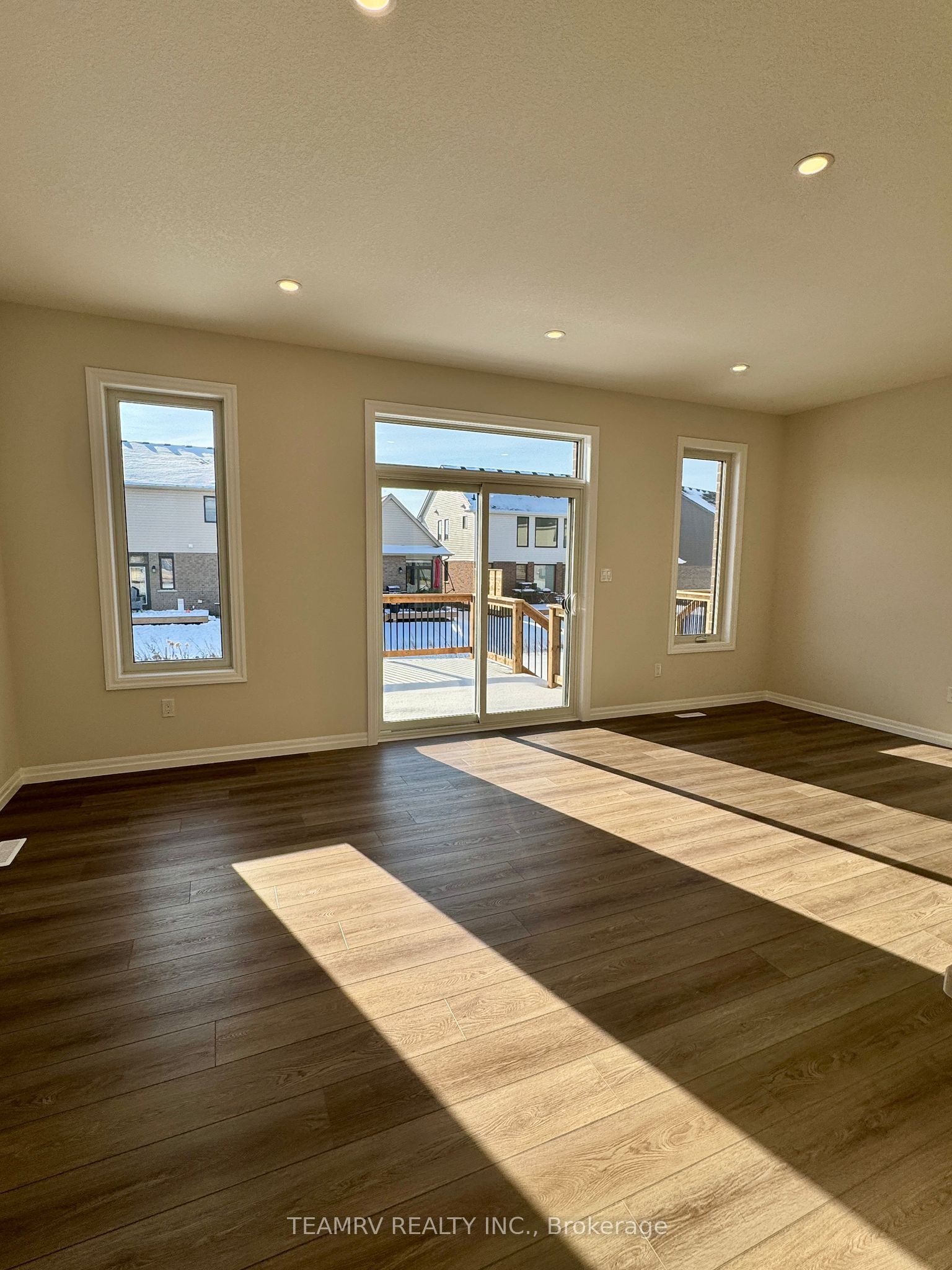 35 Canary Street Property Photo 7