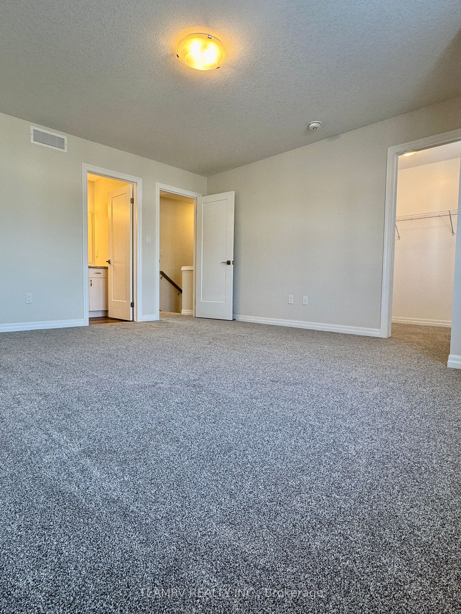 35 Canary Street Property Photo 10