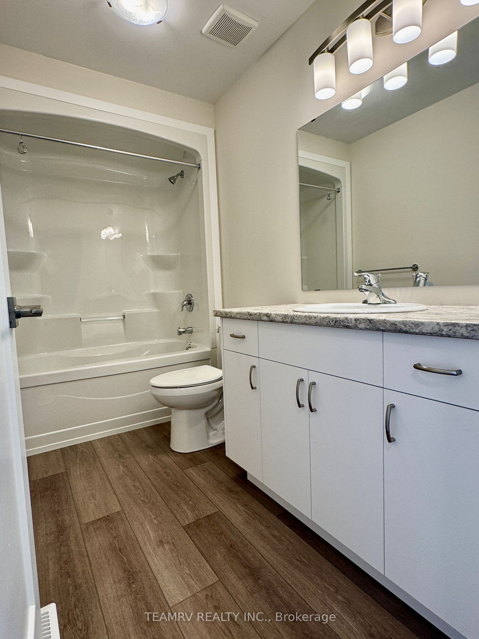 35 Canary Street Property Photo 17