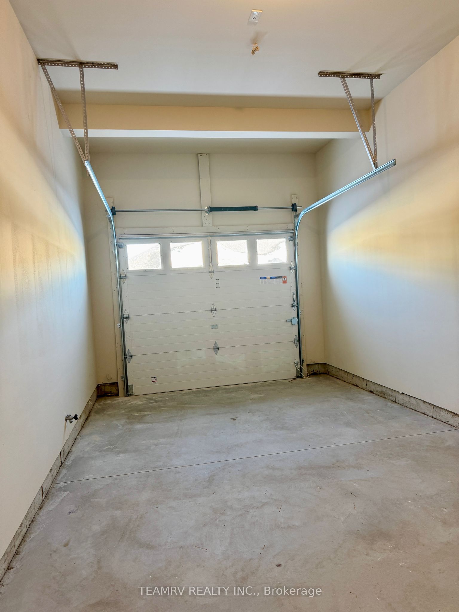 35 Canary Street Property Photo 22