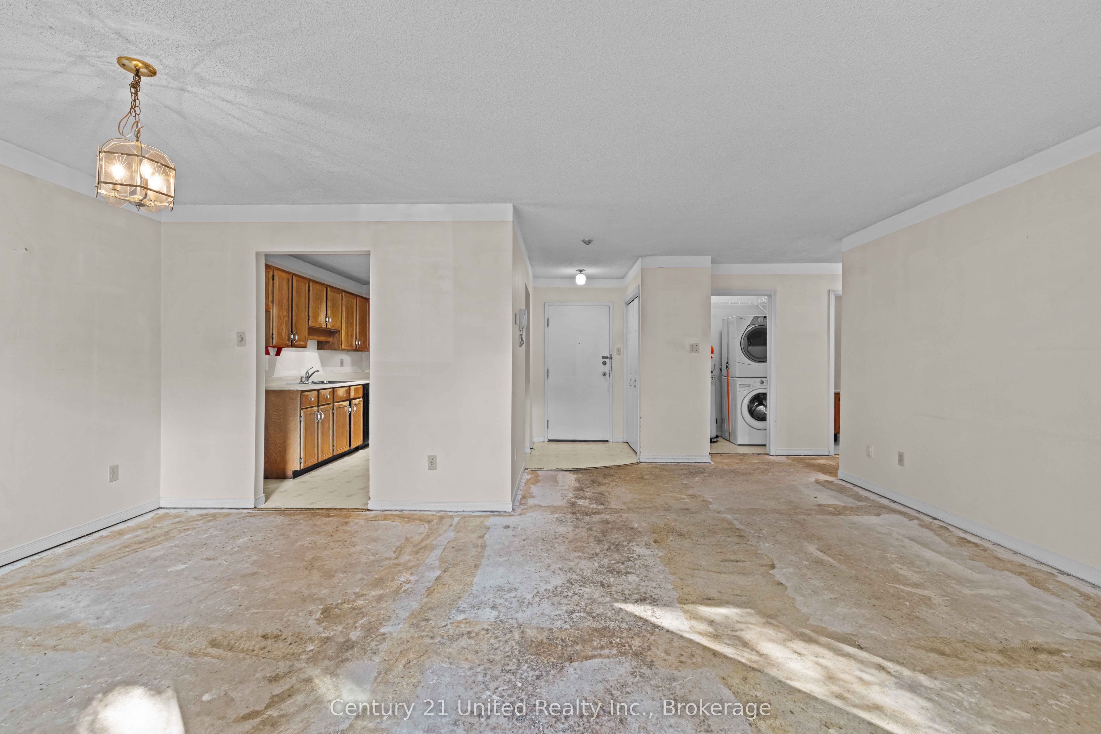 36 Champlain Crescent 10 Property Photo 8