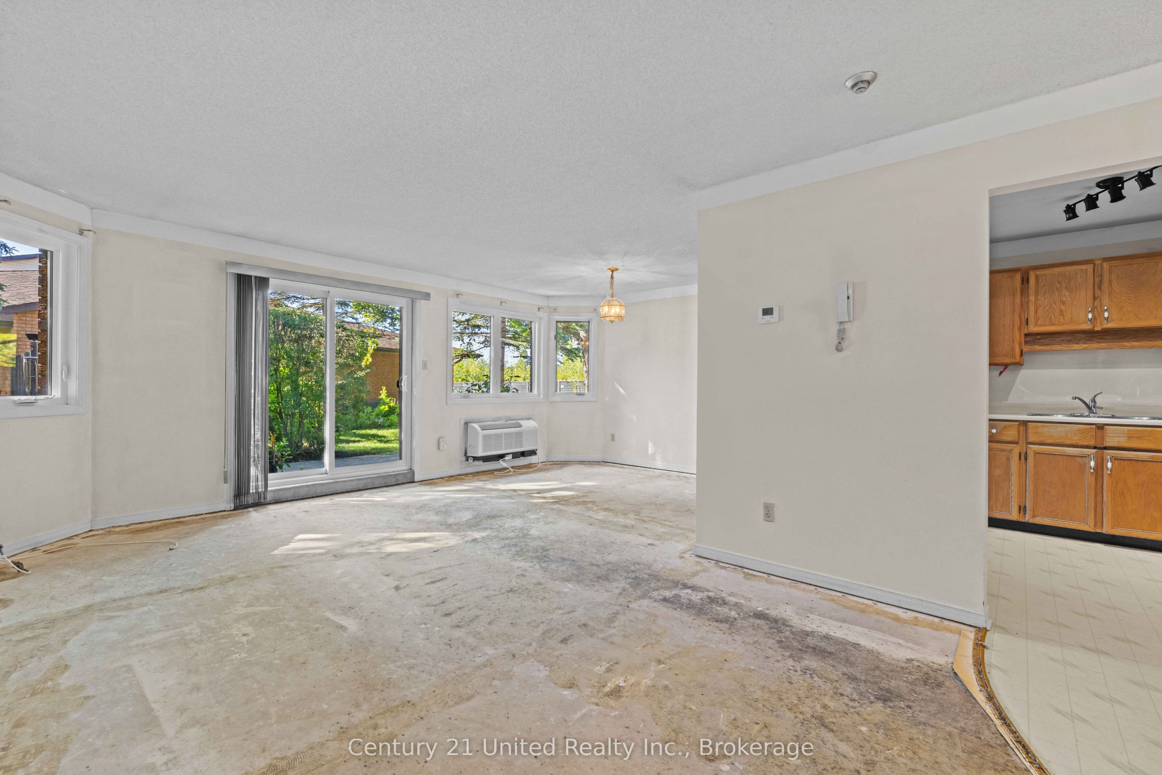 36 Champlain Crescent 10 Property Photo 12