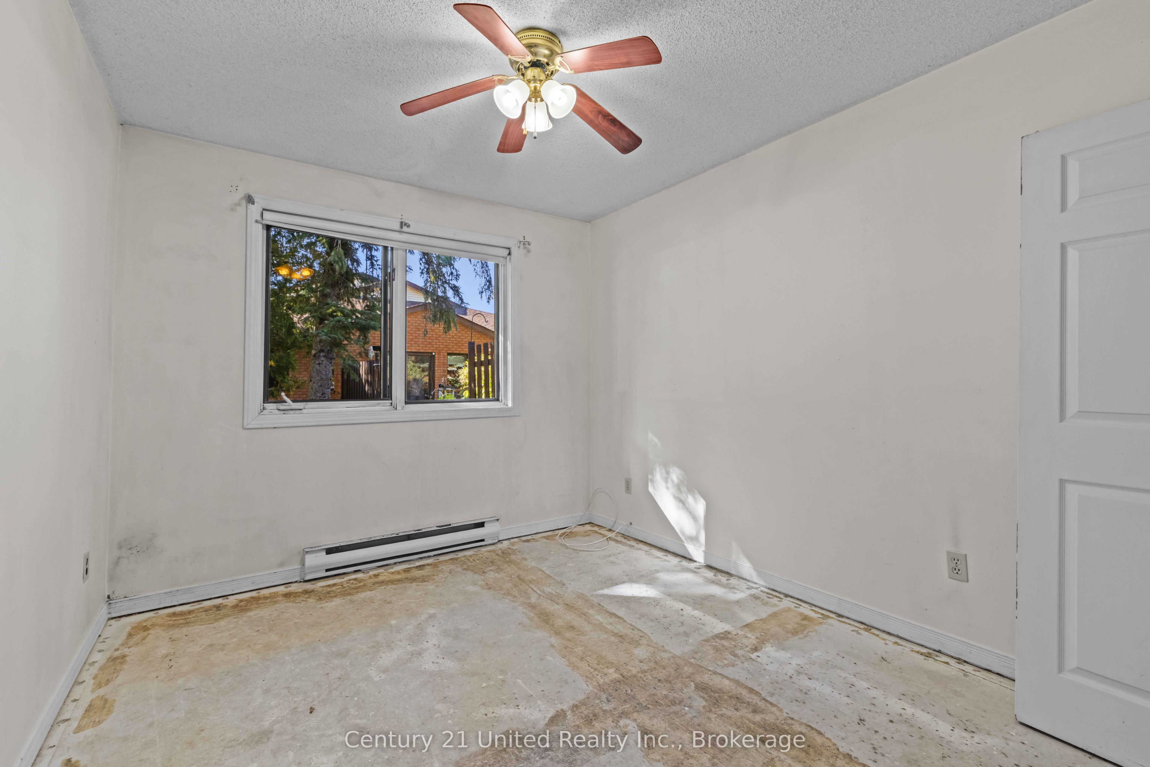 36 Champlain Crescent 10 Property Photo 18