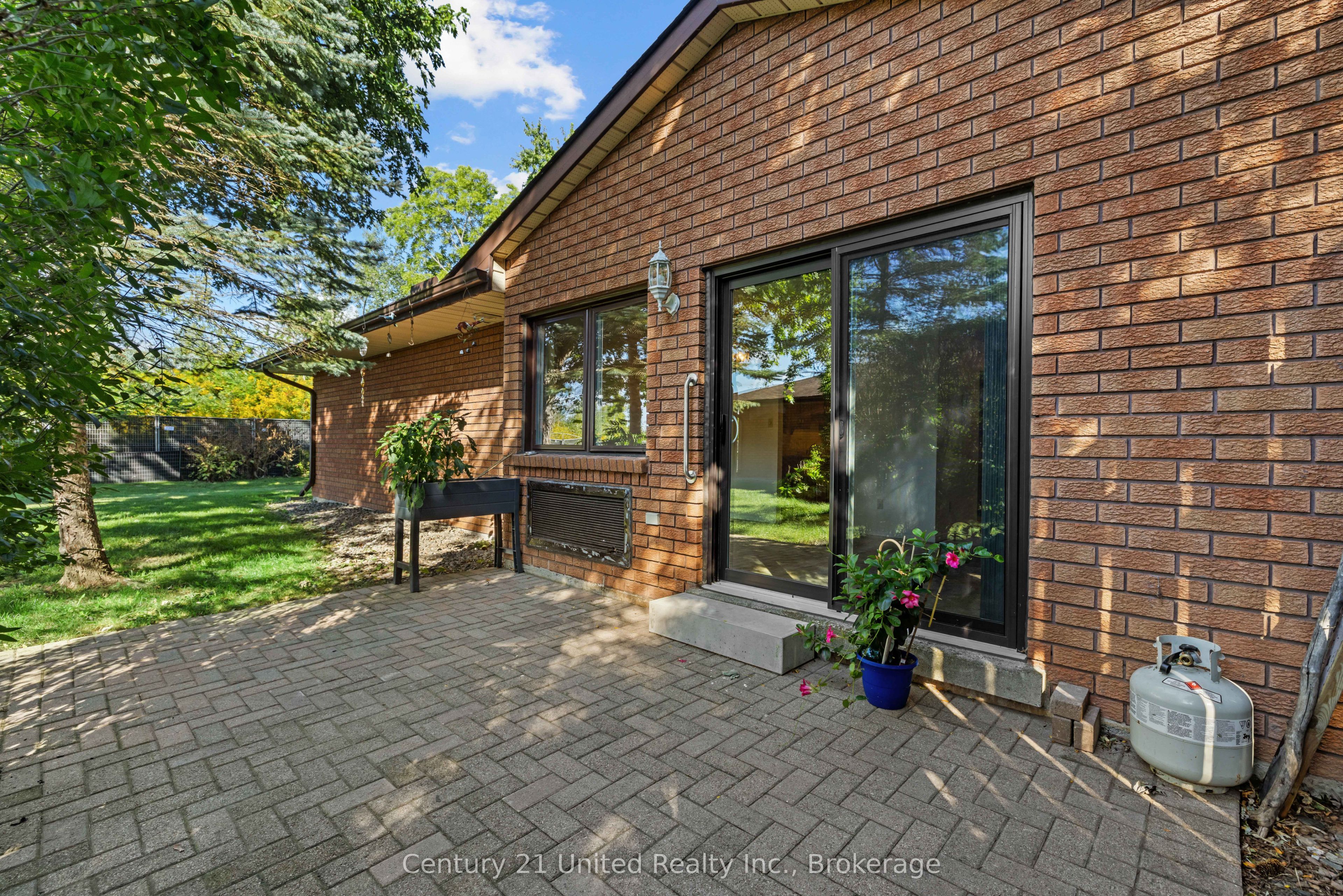 36 Champlain Crescent 10 Property Photo 20